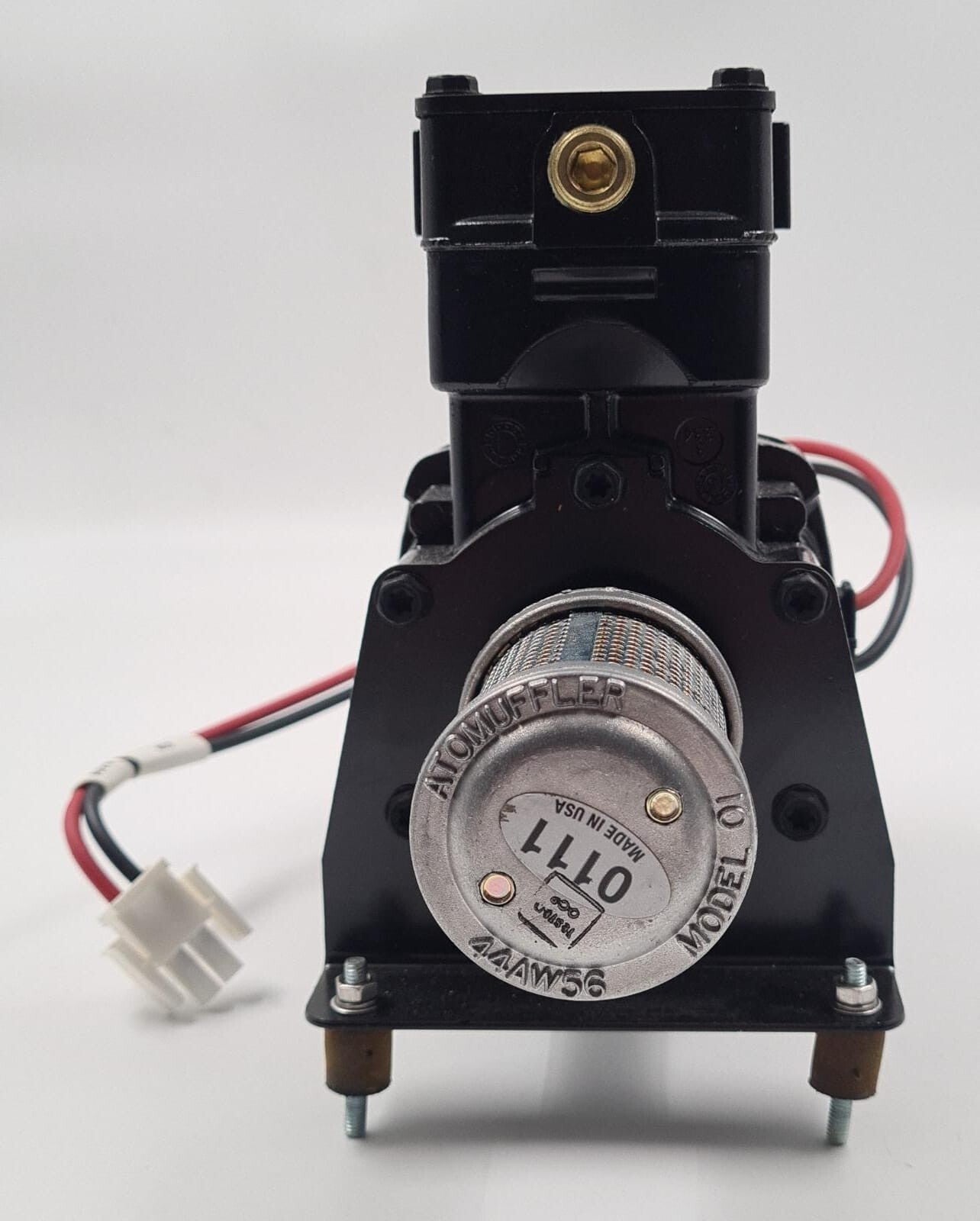 THOMAS 319ADC50/24-007 VACUUM PUMP 1999-1130053 665707 W/ ATOMUFFLER 44AW56 01