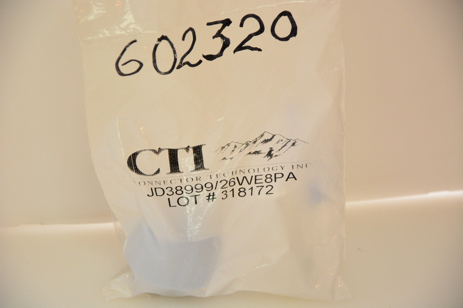 Amphenol CTI Jd38999/26WE8PA Mil Spec Connector