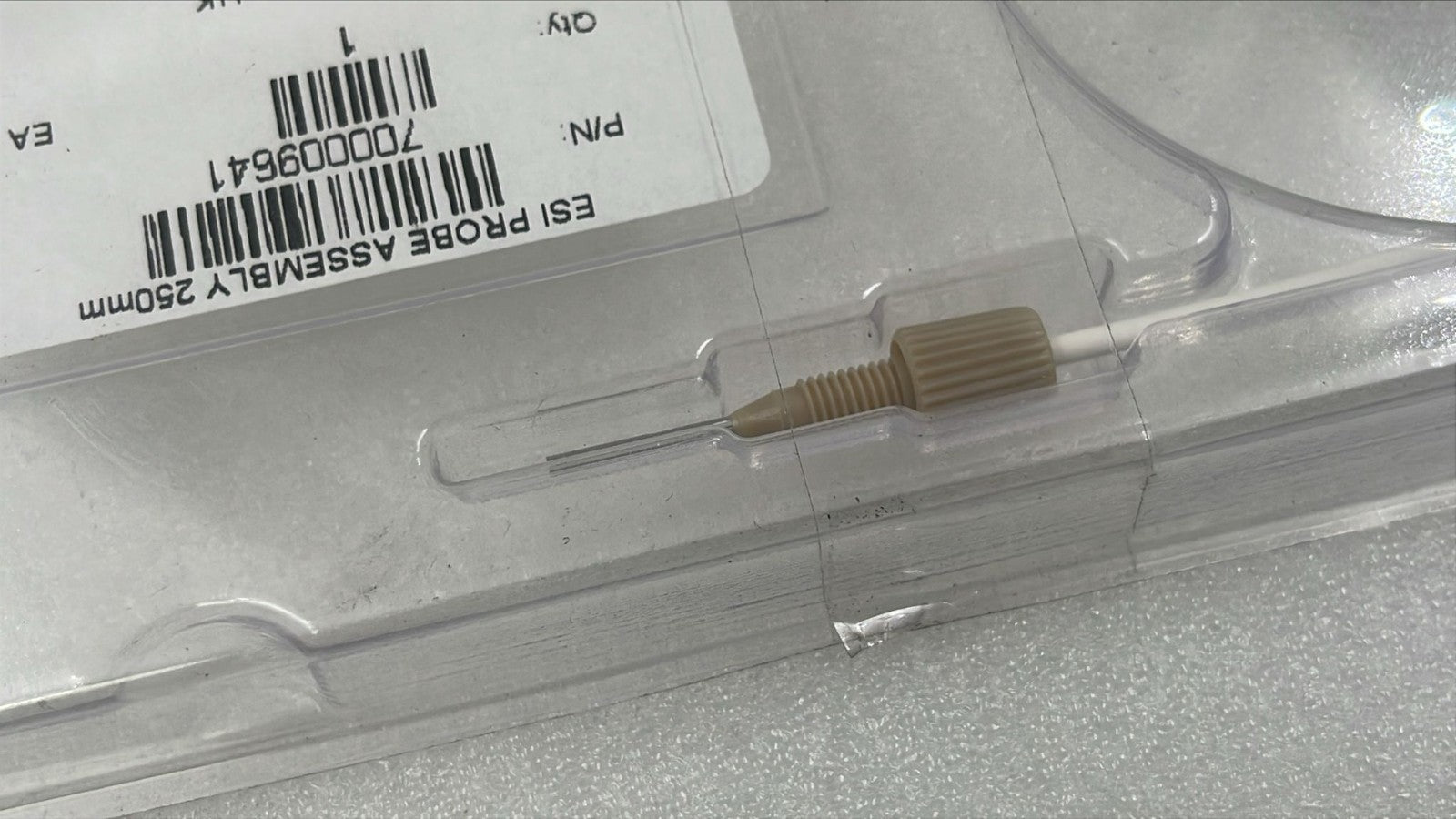 Waters 700009641 probe assembly in protective tray