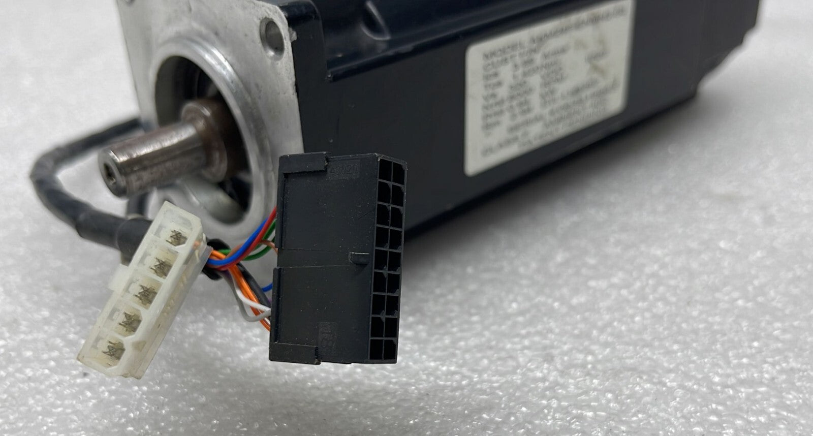 Kollmorgen Automation Servo Motor AKM24F-ENMN2-00