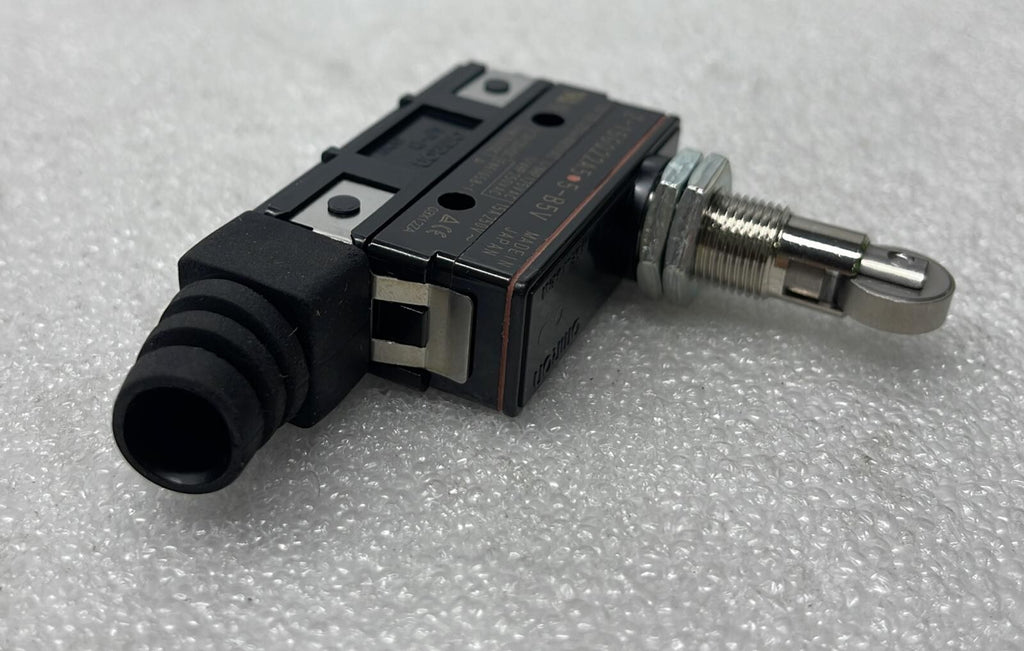[LOT OF 4] OMRON MICRO SWITCH Z-15GQ22A55-B5V