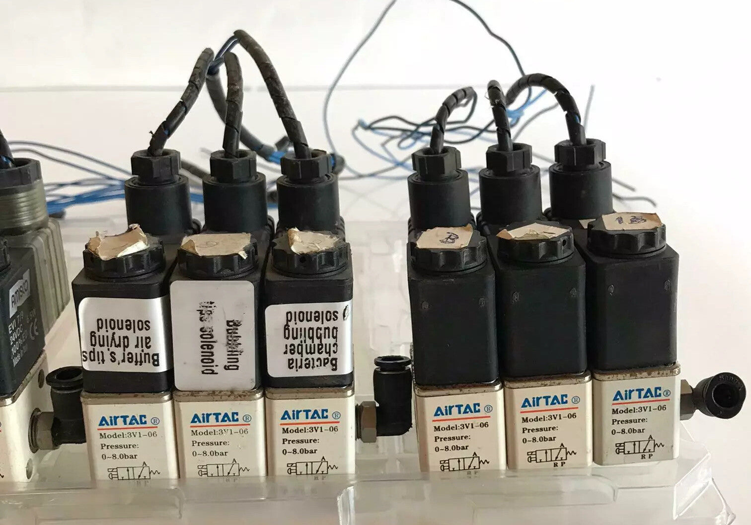 12 Pcs AirTAC 3V1-06 Solenoid Valve Manifold W/ IP65 Solenoid Coil