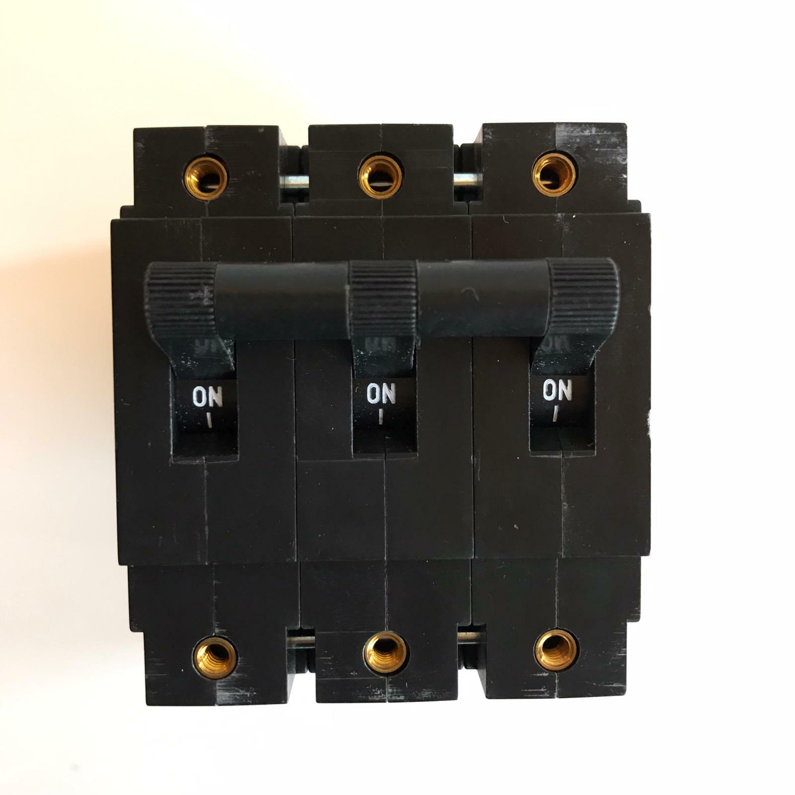 1X HEINEMANN AM3R-A8-LC-07-K-A 15A 250V 50/60Hz 20KvA CIRCUIT BREAKER