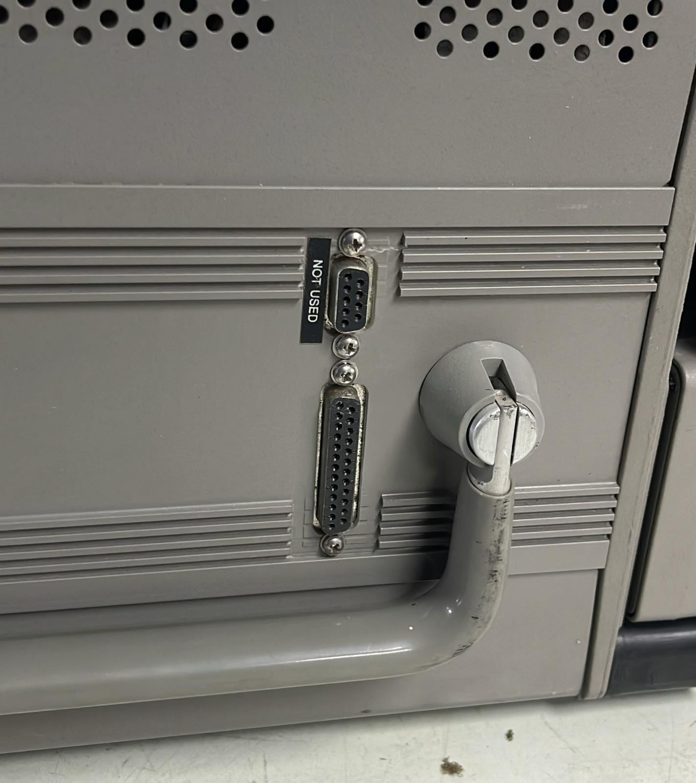 Motorola R2550 Communications System Analyzer W/ RPN4000A Battery Backup