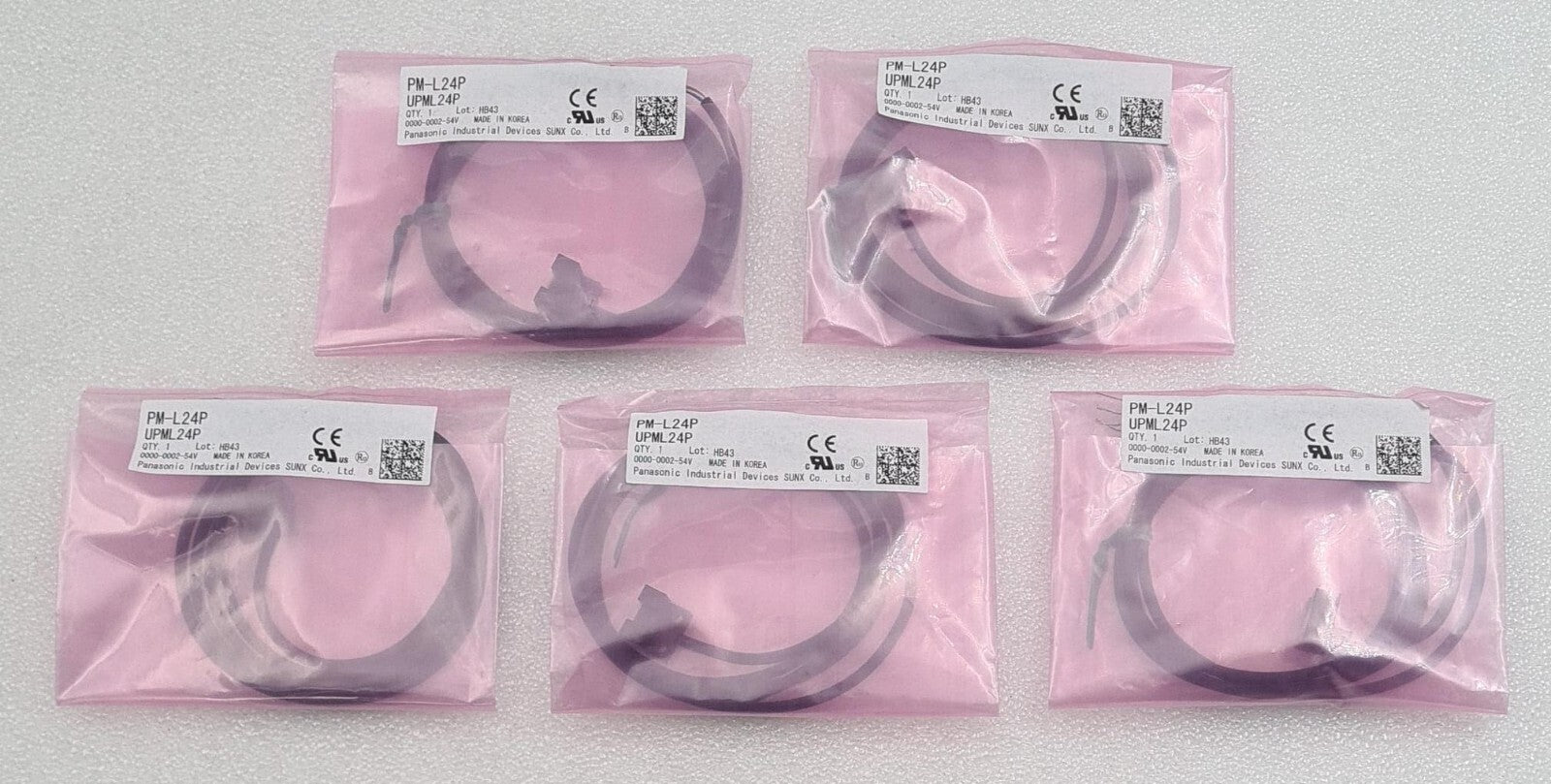 [LOT 25 PCS] NEW (no box) - Panasonic PM-L24P Photoelectric Sensor UPML24P