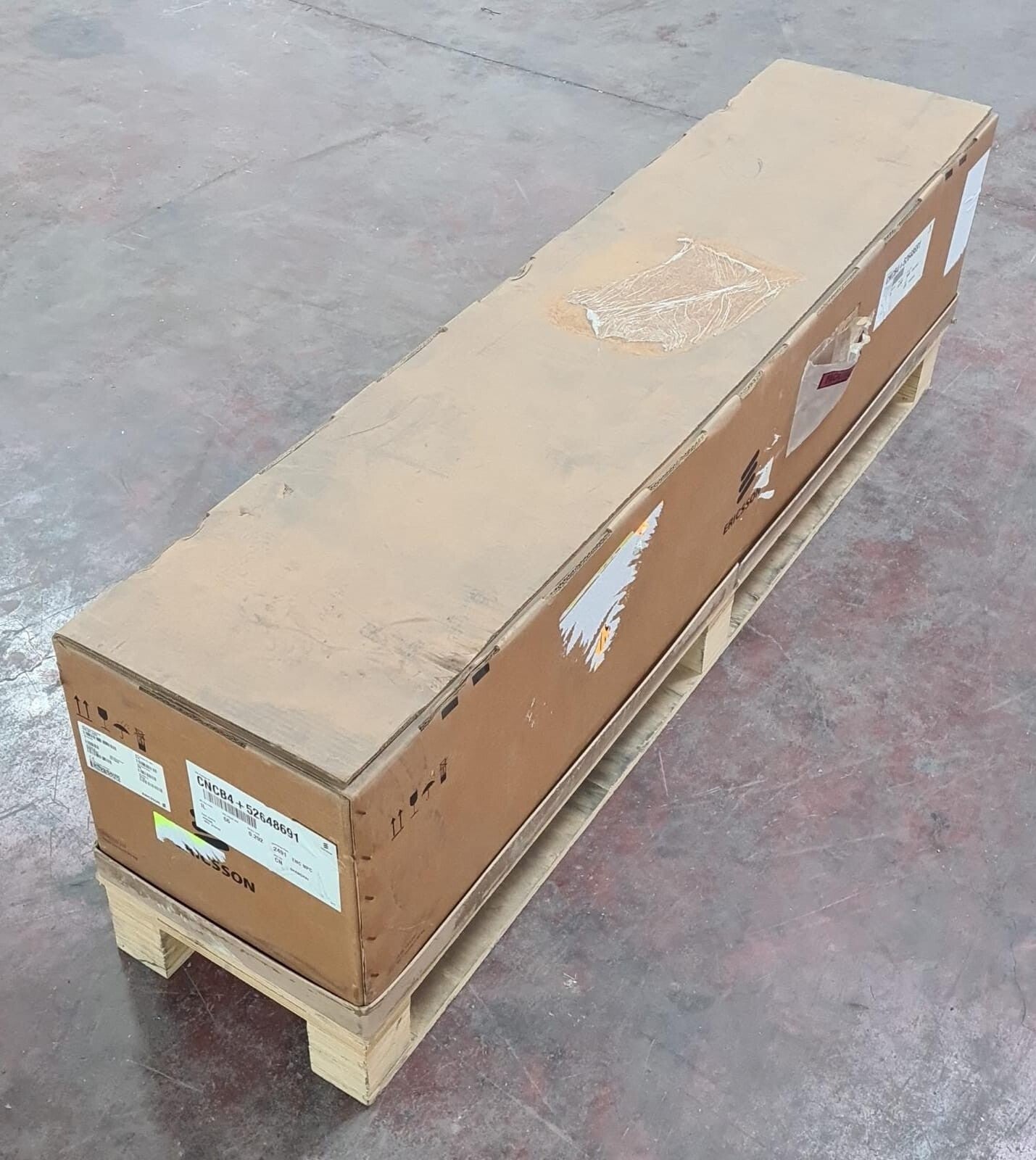 Ericsson KRD 901 048/4 R1B Mobile Radio Air 2488 B3A B1A B7P Antenna Tower Unit