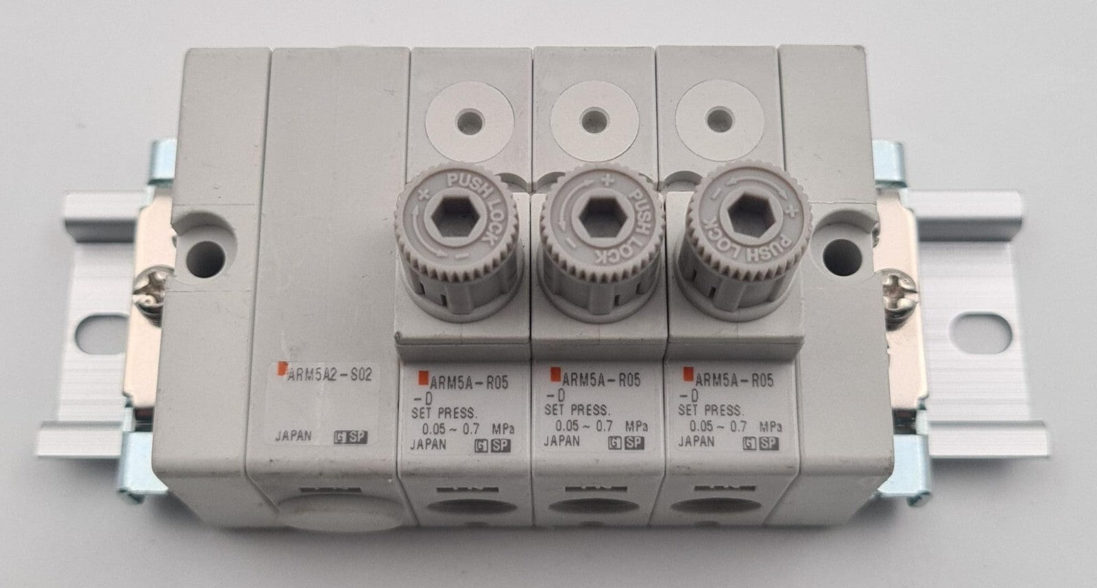 SMC Pneumatic MANIFOLD Valve ARM5AB2-310-D / ARM5A2-S02 / 3* ARM5A-R05-D