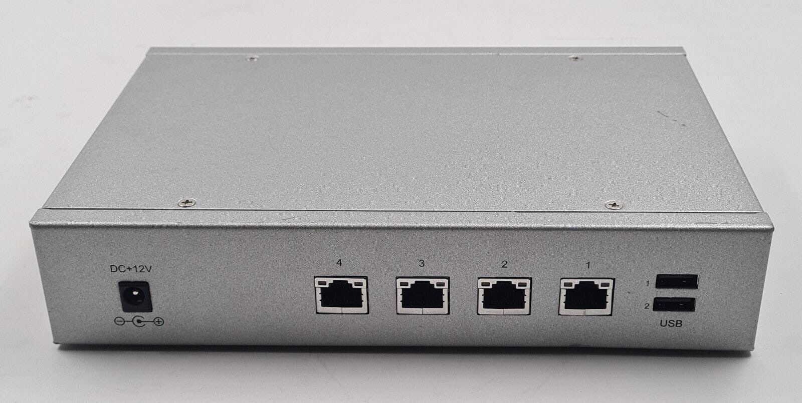 AXIOMTEK SX-50 Server Xpress NA-813-D4GI-RC 4 LAN ports 2 USB Network Appliance