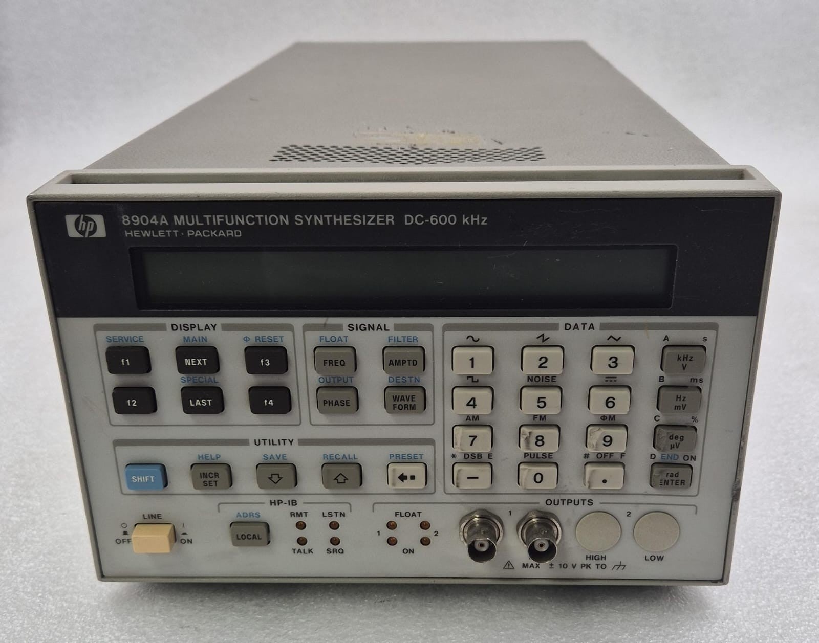 HP 8904A MULTIFUNCTION SYNTHESIZER DC-600 kHz **AS-IS**