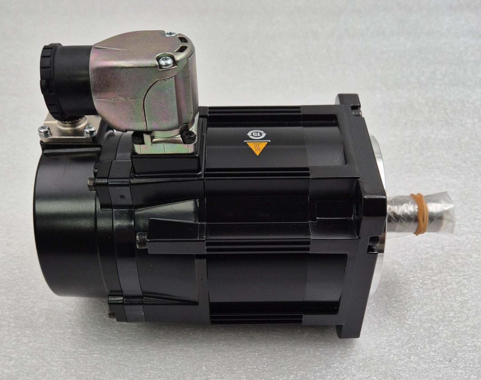 NEW - YASKAWA SGM7G-05D6F61 AC Servo Drive ROTARY SERVOMOTOR