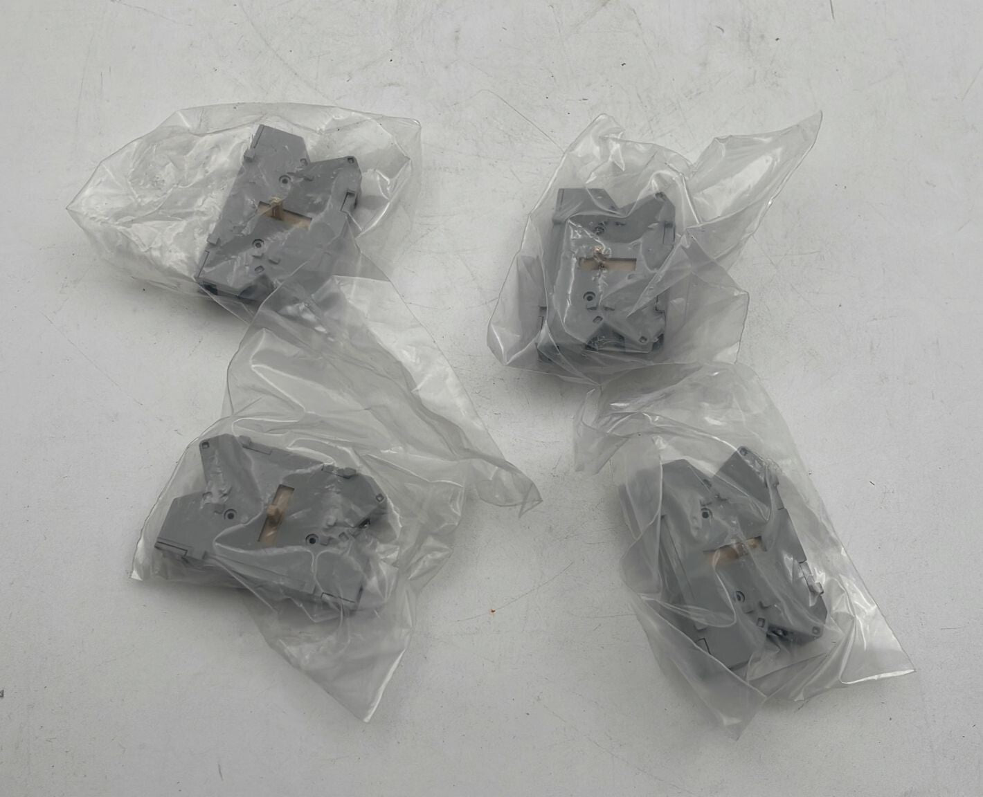 [LOT OF 4] Siemens 3LD9200-5B Auxiliary switch 1NO + 1NC 600V