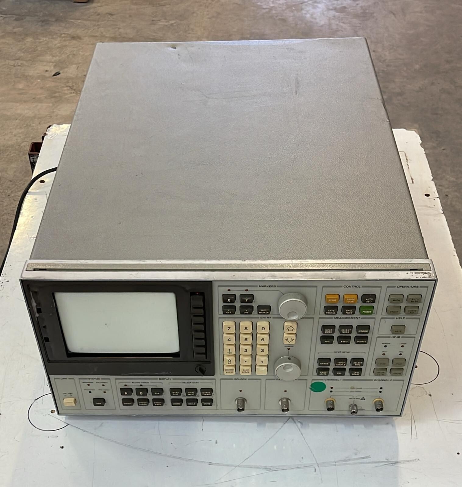 HP 3562A dynamic signal analyzer laboratory test instrument