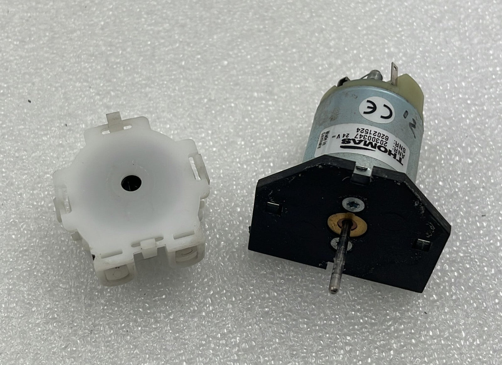 [LOT 8 PCS] Thomas 20300347 24V Miniature Brushless Pump