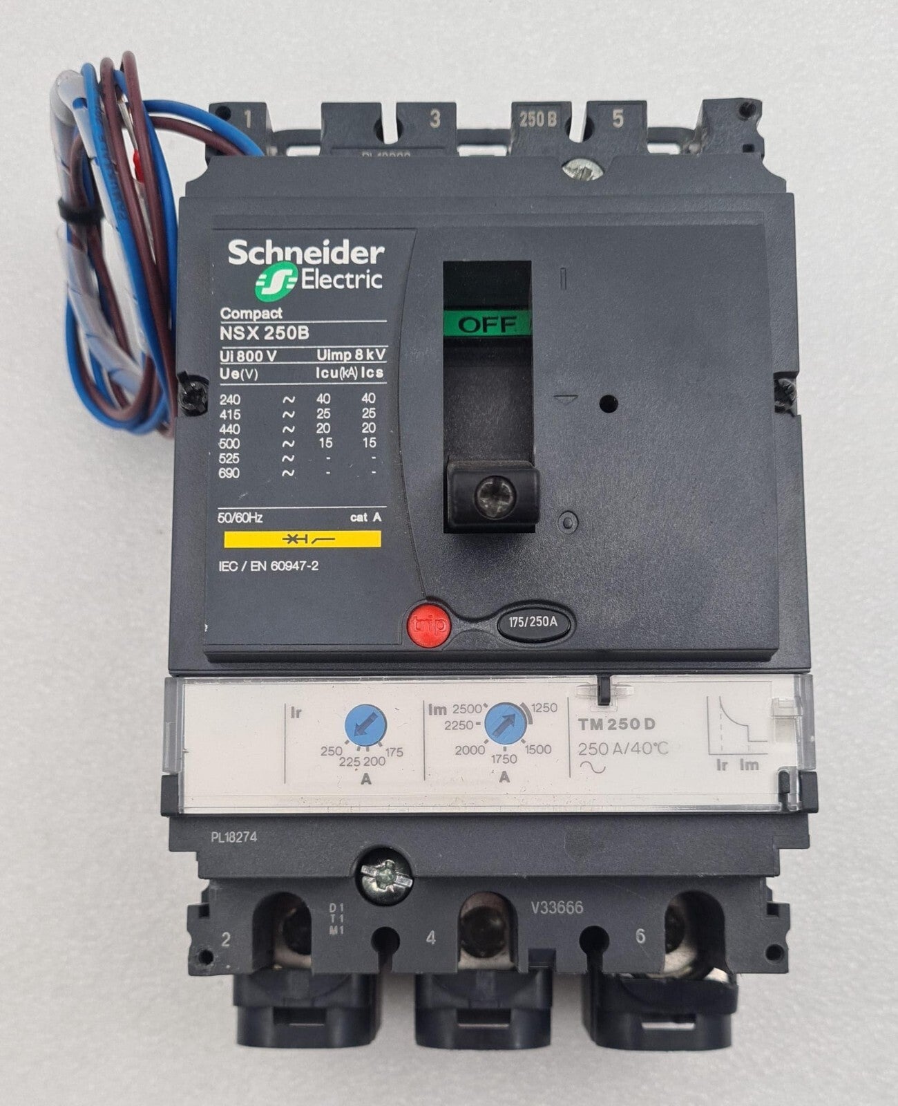 Schneider Electric Compact NSX250B LV431110 Circuit Breaker / Merlin LV431390