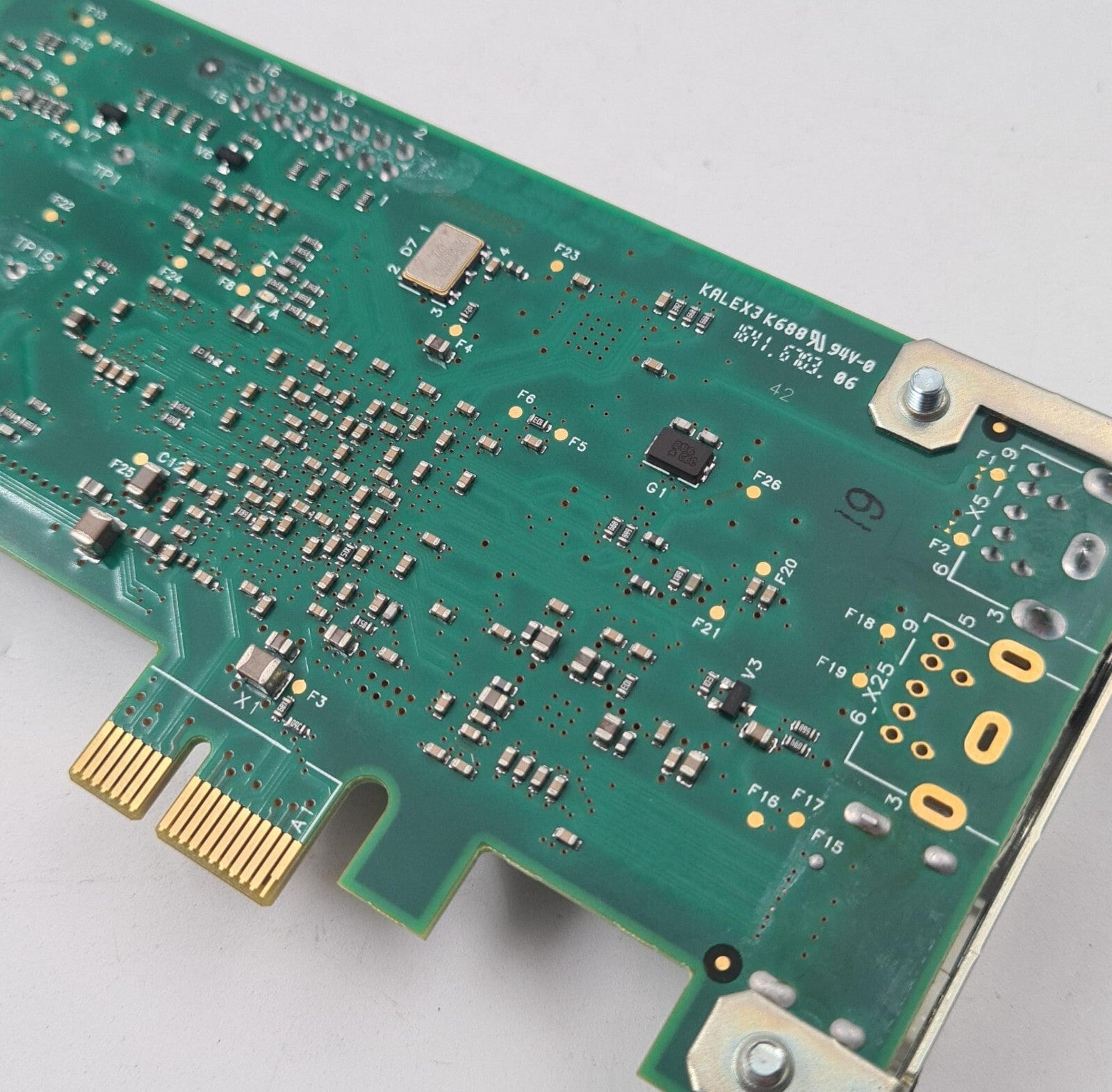 PHILIPS iU22 HDMI2SVIDEO 81223401900.2 20101206 453561628301 REV D 453561689671B