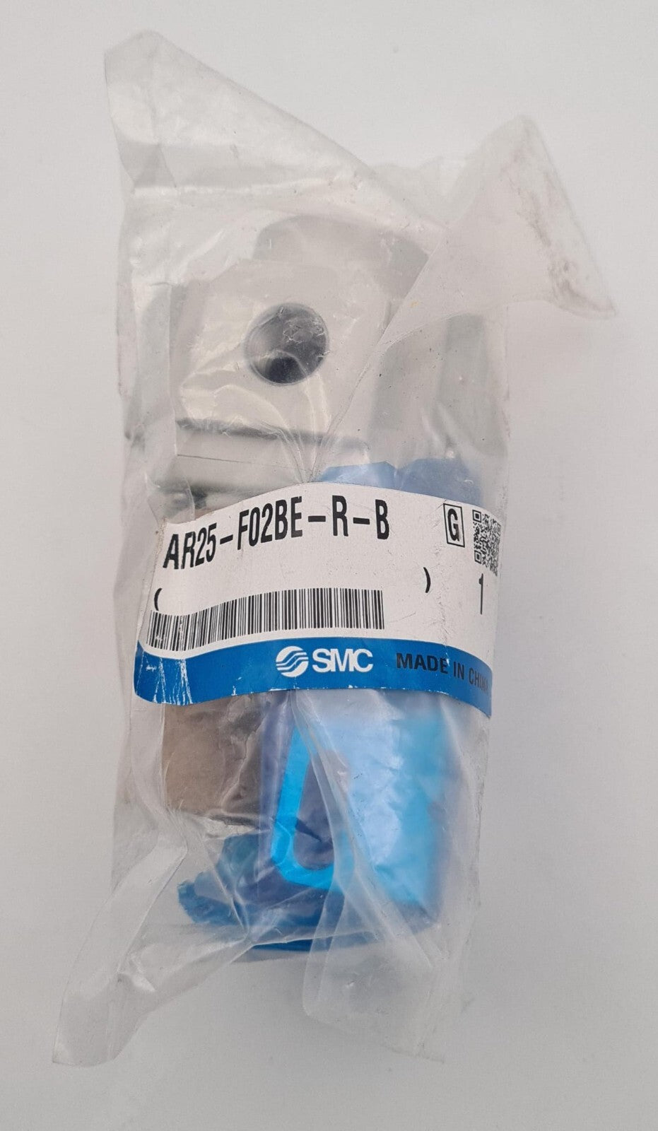 NEW - SMC Pneumatic Regulator AR25-F02BE-R-B 0.05~0.85MPa W/ Wall Mount Kit