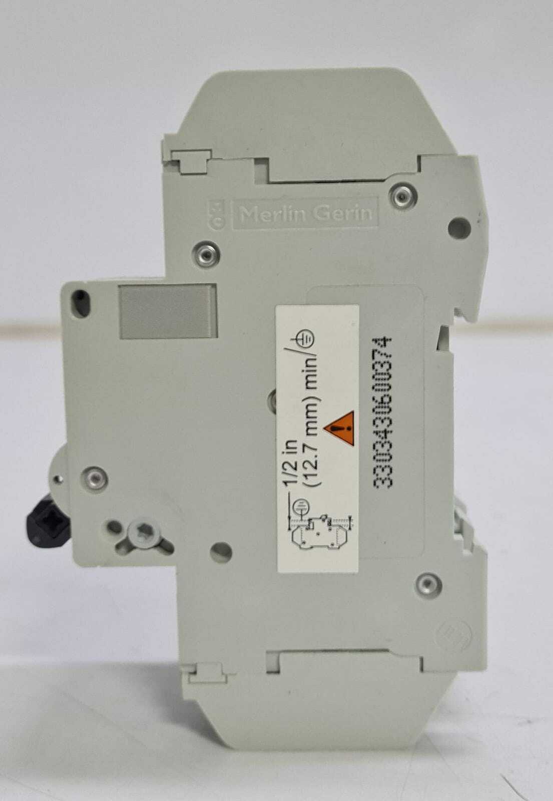 NEW - Schneider Electric Multi 9 C60 2P 2A 60137 Miniature Circuit Breaker