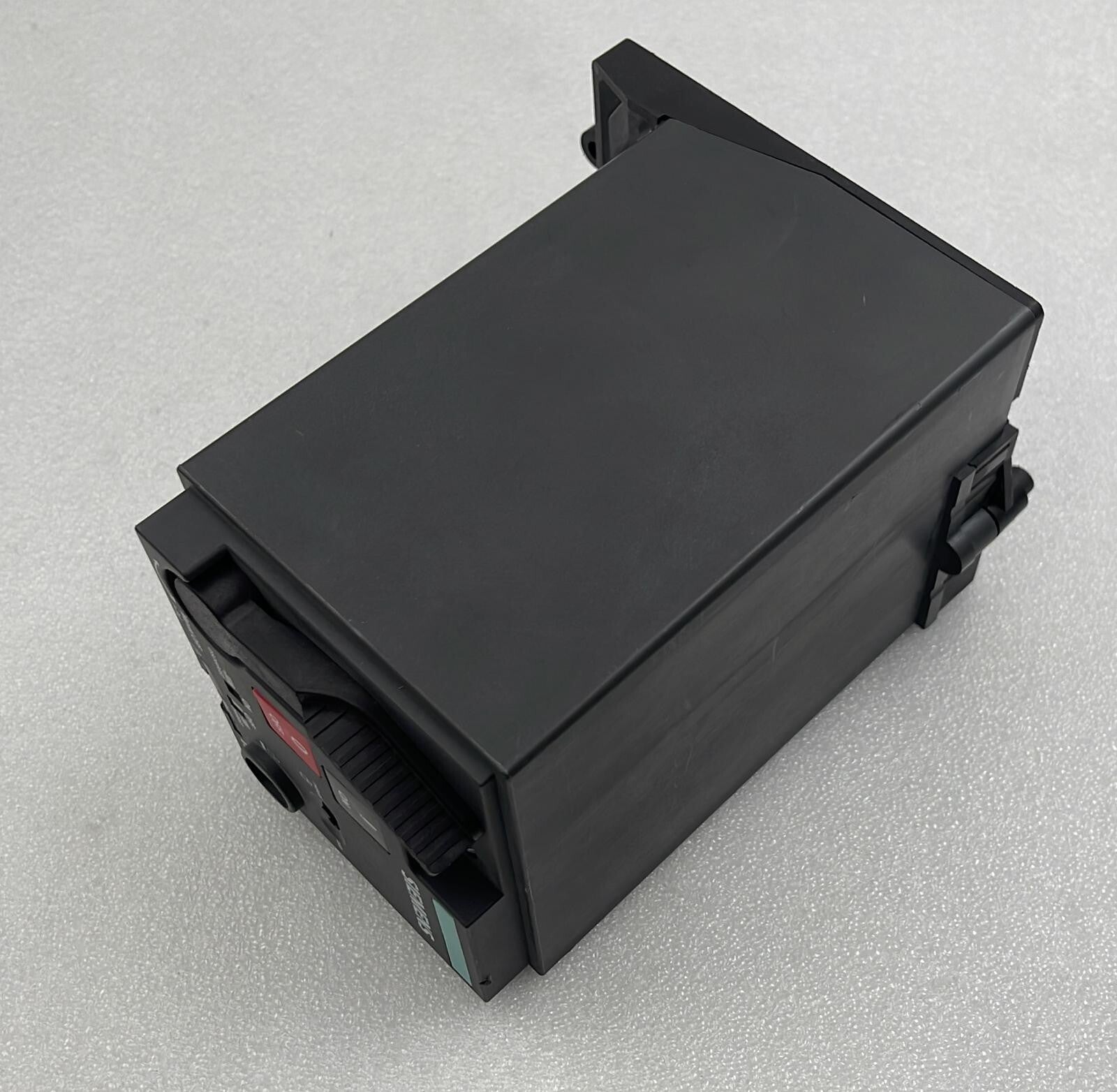 SIEMENS 3VL9300-3MQ00 FR Remote Operator Motor Drive Spring-Loaded Circuit Break