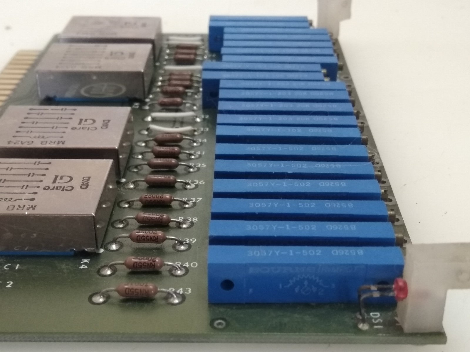 Varian Program Board Pcb Assy d857376 With 20 Pcs Bourns 3057y 1 202