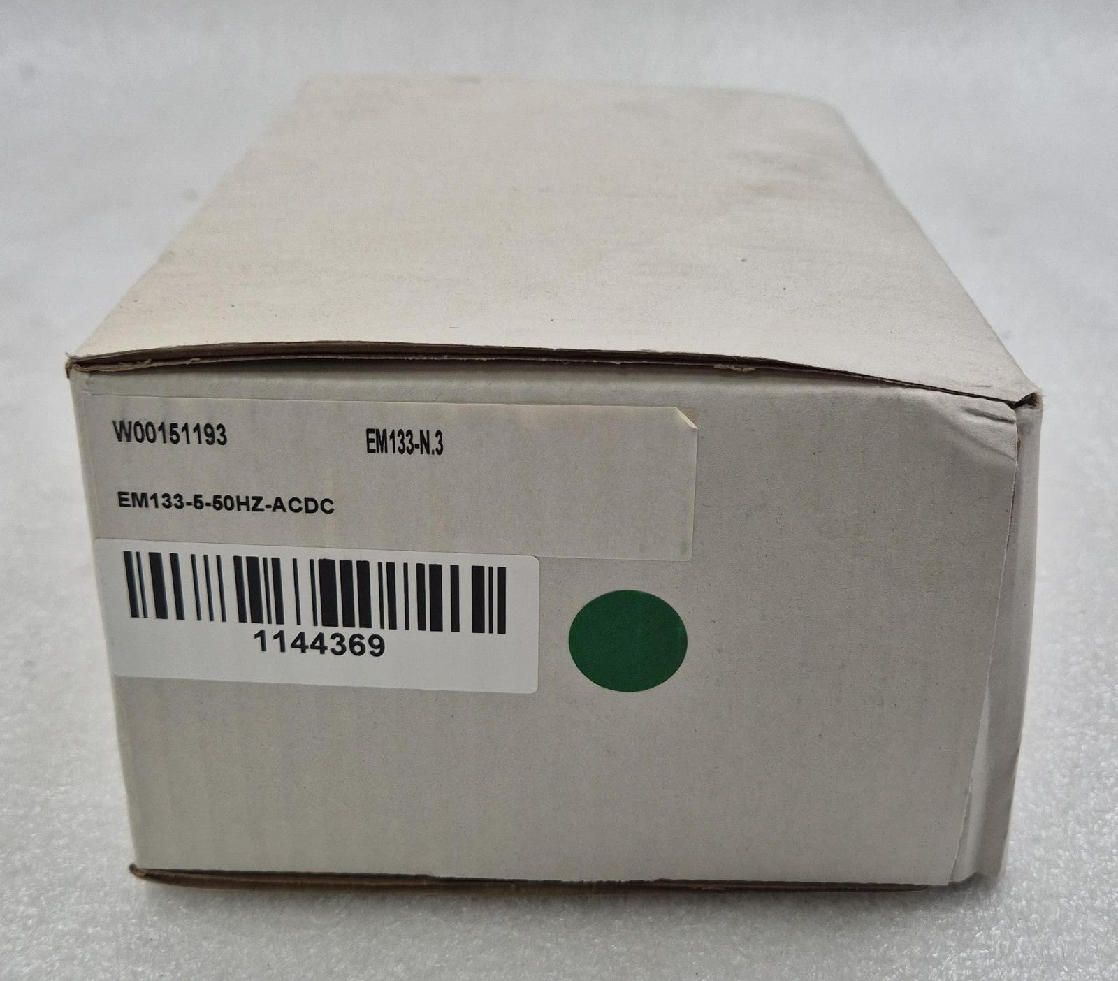 SATEC EM133 retail packaging box side view