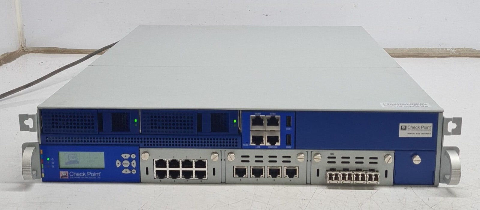 CheckPoint Software Switch P-370 13500 W/ 3* Modules 2* 500GB + 4* SFP+
