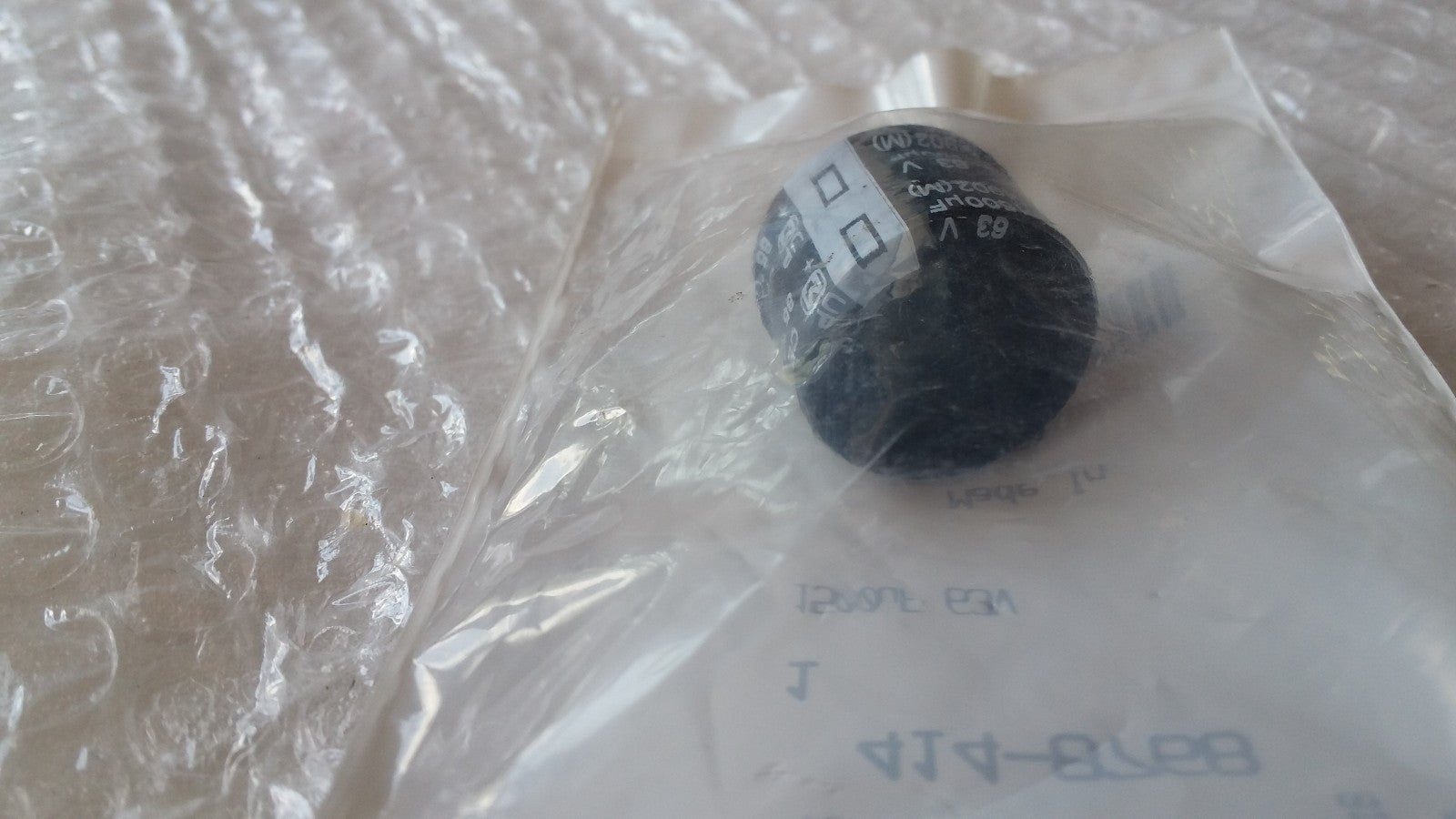 [LOT 12] Panasonic 414-8768 Aluminium Electrolytic Capacitor 1500μF 63V 85° C