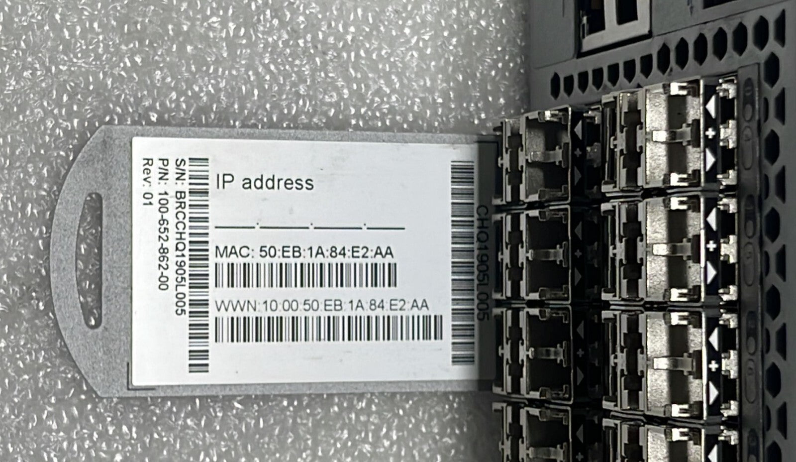 Brocade 6520 EMC DS-6520B 96-Port Fiber Channel Switch 100-652-862-00 W/ 96* SFP