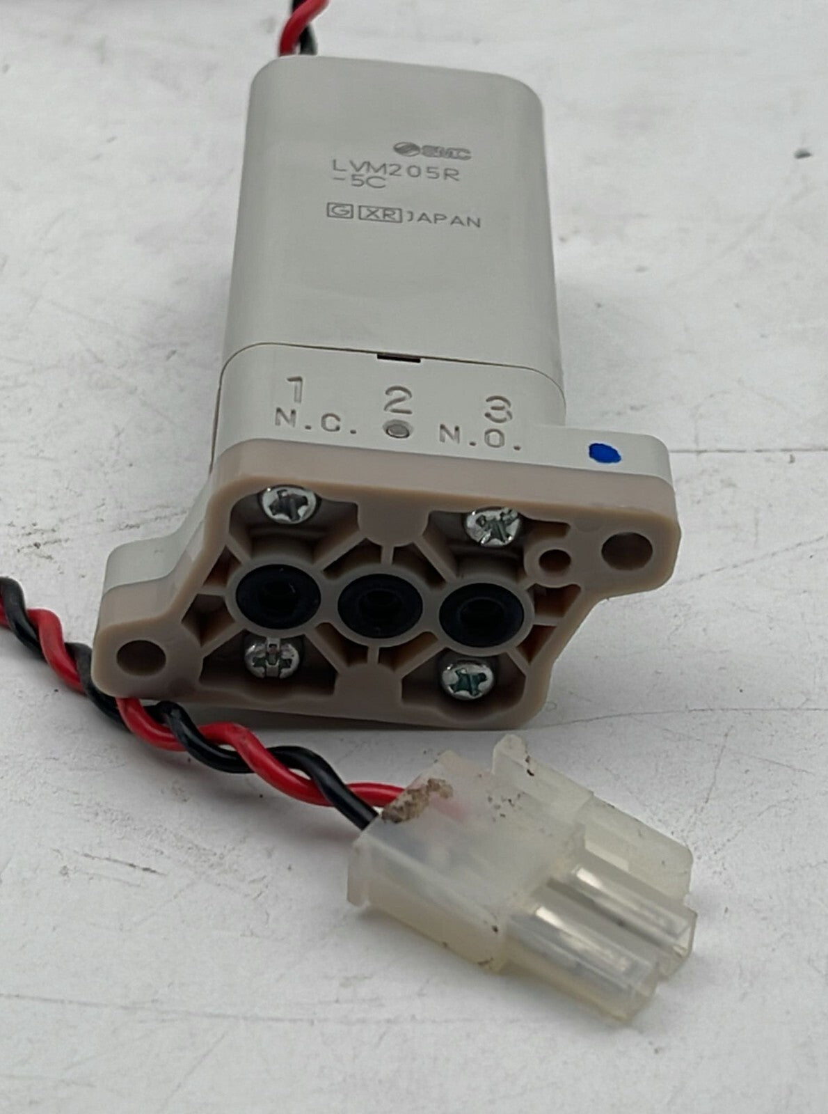 SMC LVM205R-5C Solenoid Valev 2/3
