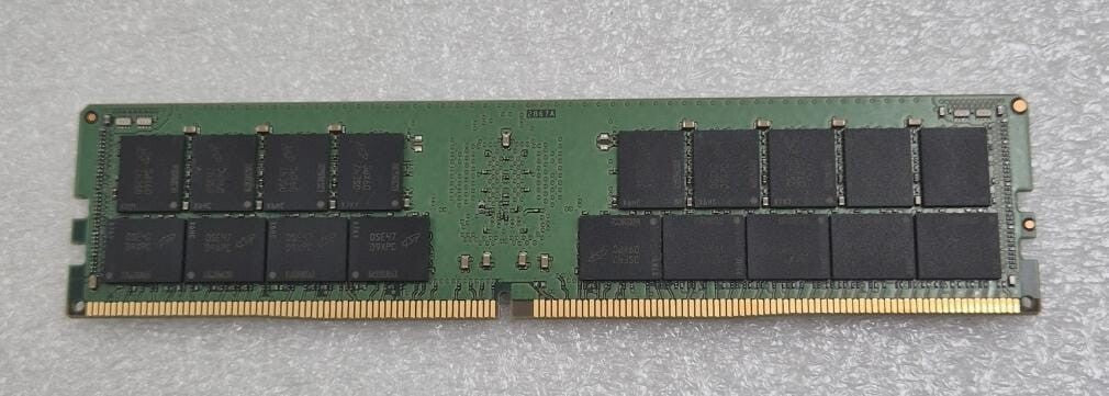 Micron MTA36ASF8G72PZ-3G2E1TI 64GB 2RX4 RDIMM PC4-3200AA Server Memory RAM