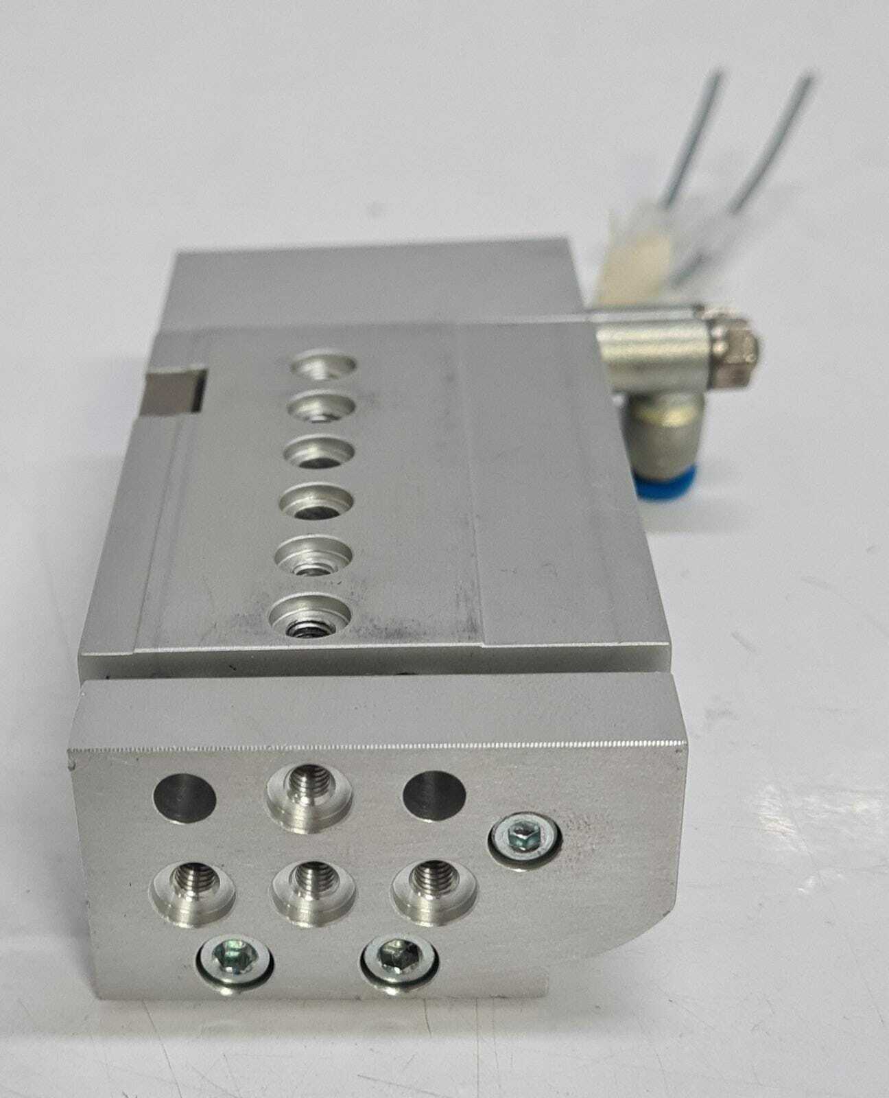 FESTO DGSL-10-10-EA 570172 J602 PNEUMATIC Slide Cylinder Actuator