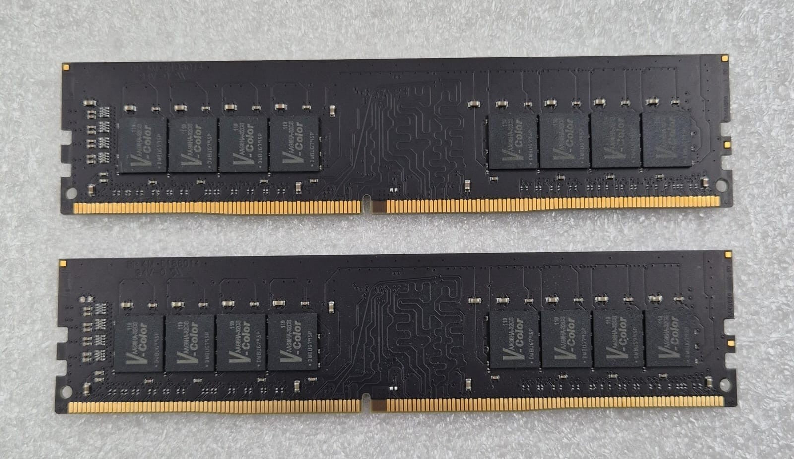 [LOT 2 PCS] V-color TD432G32D822 DDR4-3200 CL22 2Gx8 PC4-25600 32GB U-DIMM RAM