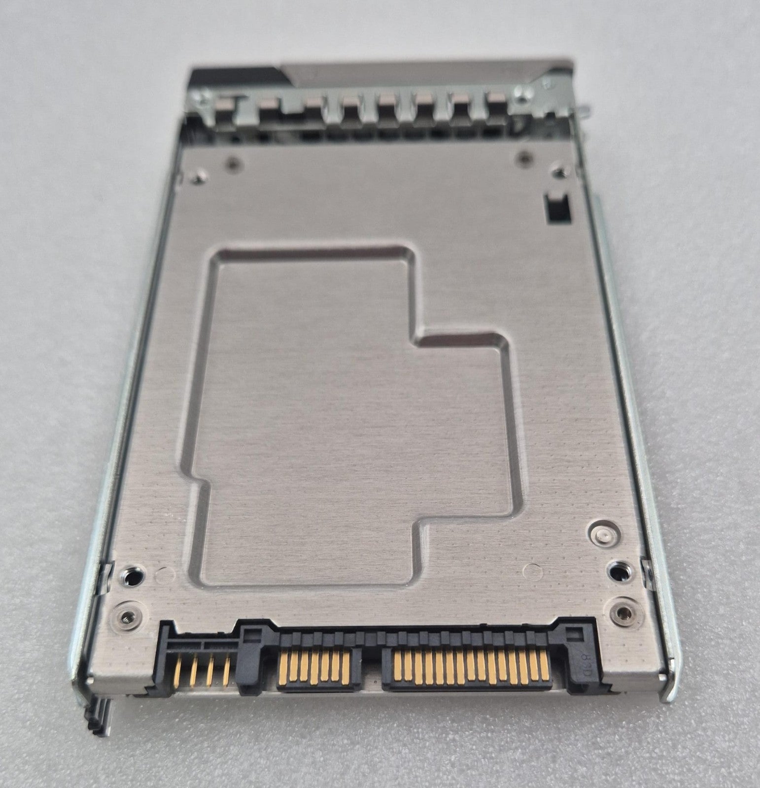Dell 0V7HCN 1.92TB SATA 2.5 inch enterprise solid state drive THNSF81D92CSE with Dell server tray