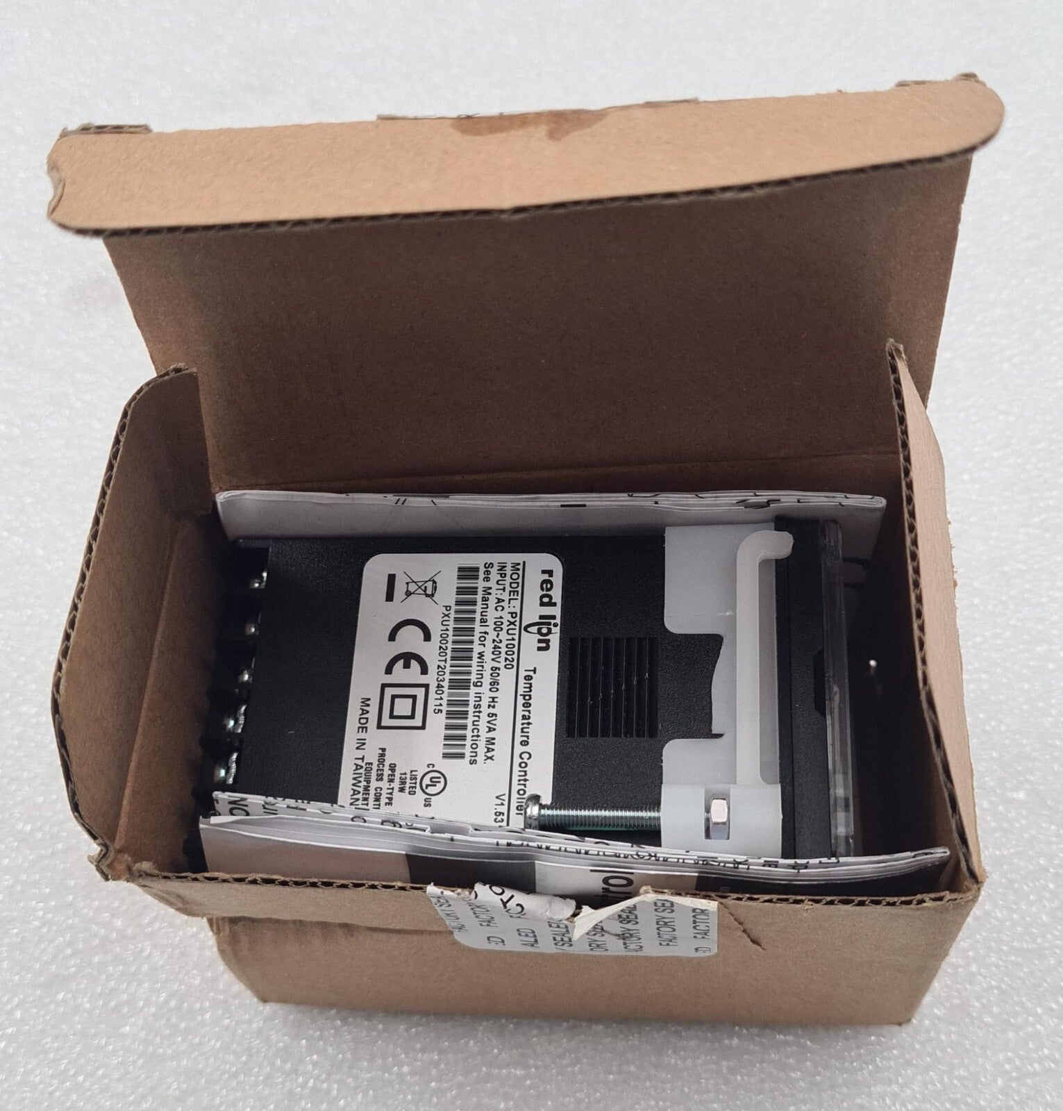 NEW - Red Lion PXU10020 V1.53 Temperature Controller 100-240V