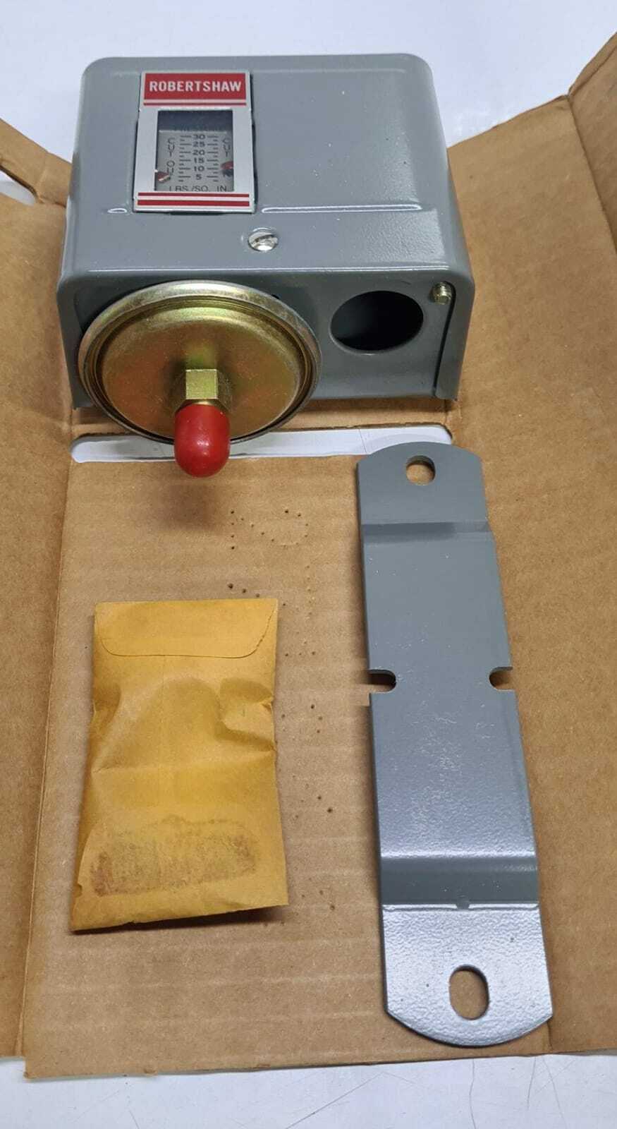 NEW- ROBERTSHAW 84588-A1 P67AA-5 Open Low Pressure Control 3/30 PSIG