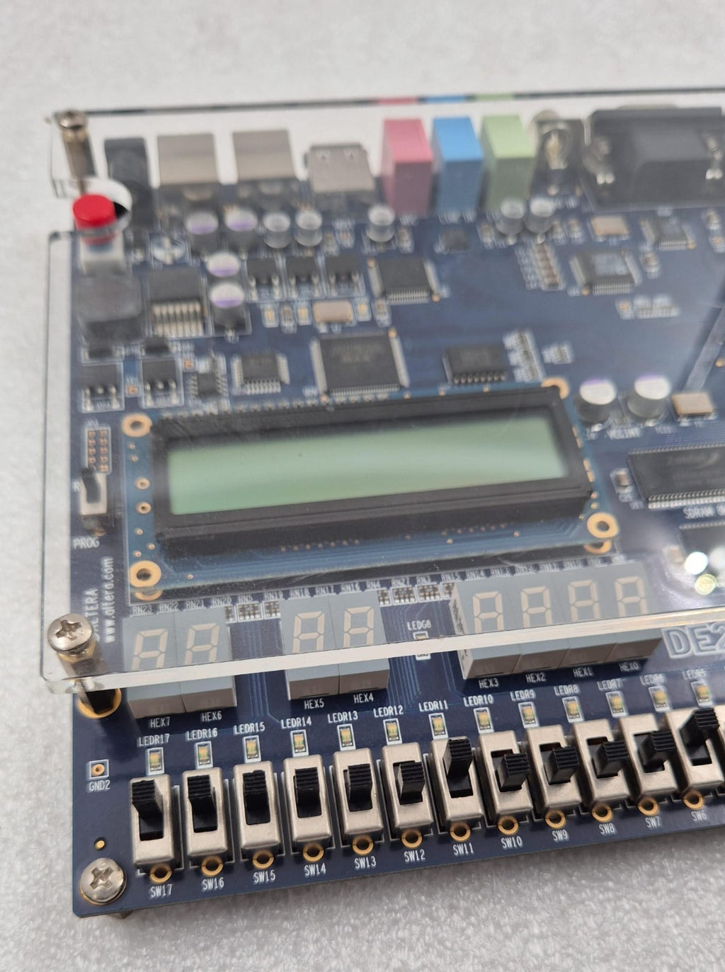 ALTERA DE2 FPGA Development Board SDRAM 8MB SRAM 512KB Motherboard