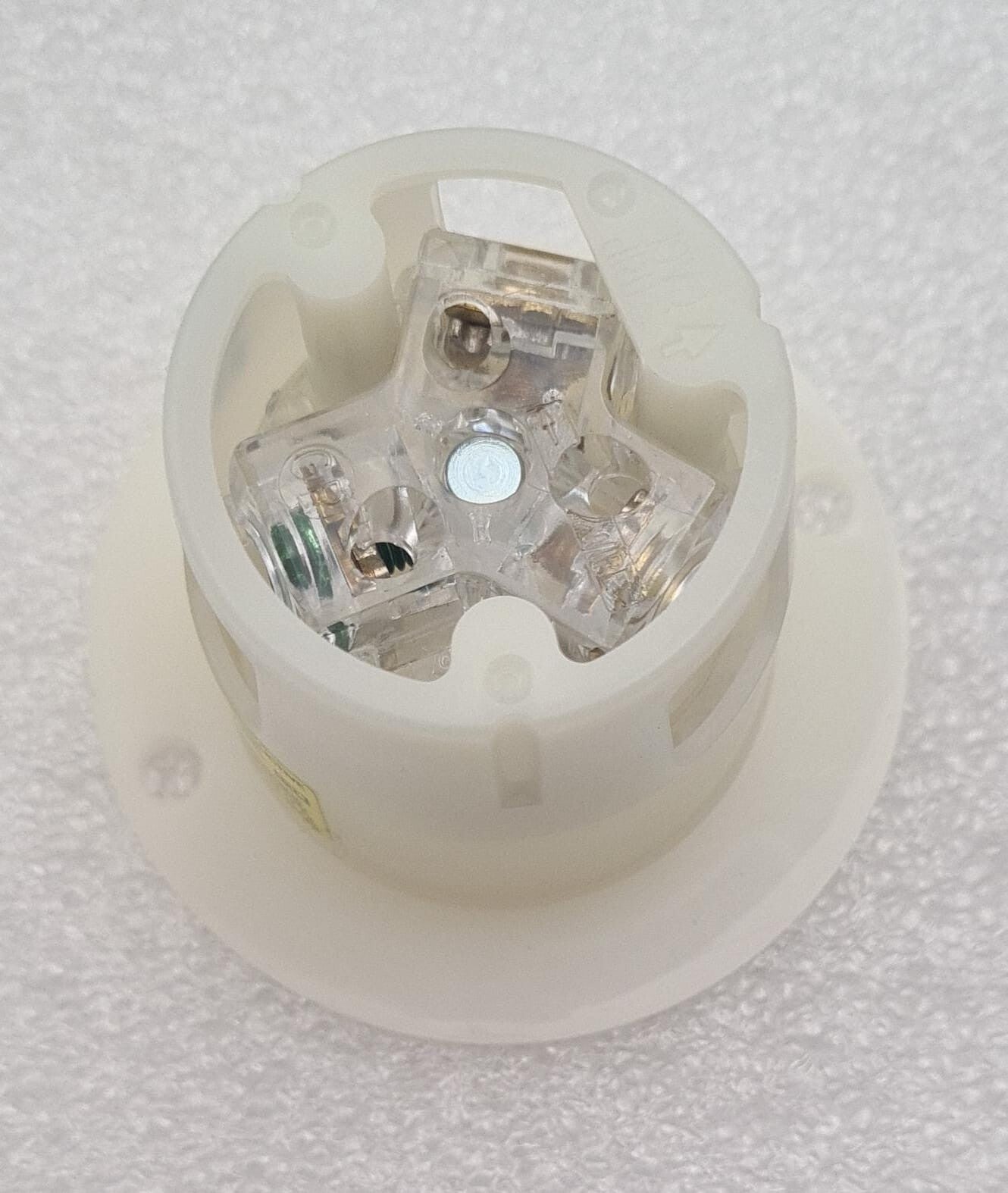 [LOT 14] NEW - HUBBELL HBL4586C 15A 250V 2-Pole 3-Wire Flanged Inlet Twist Lock