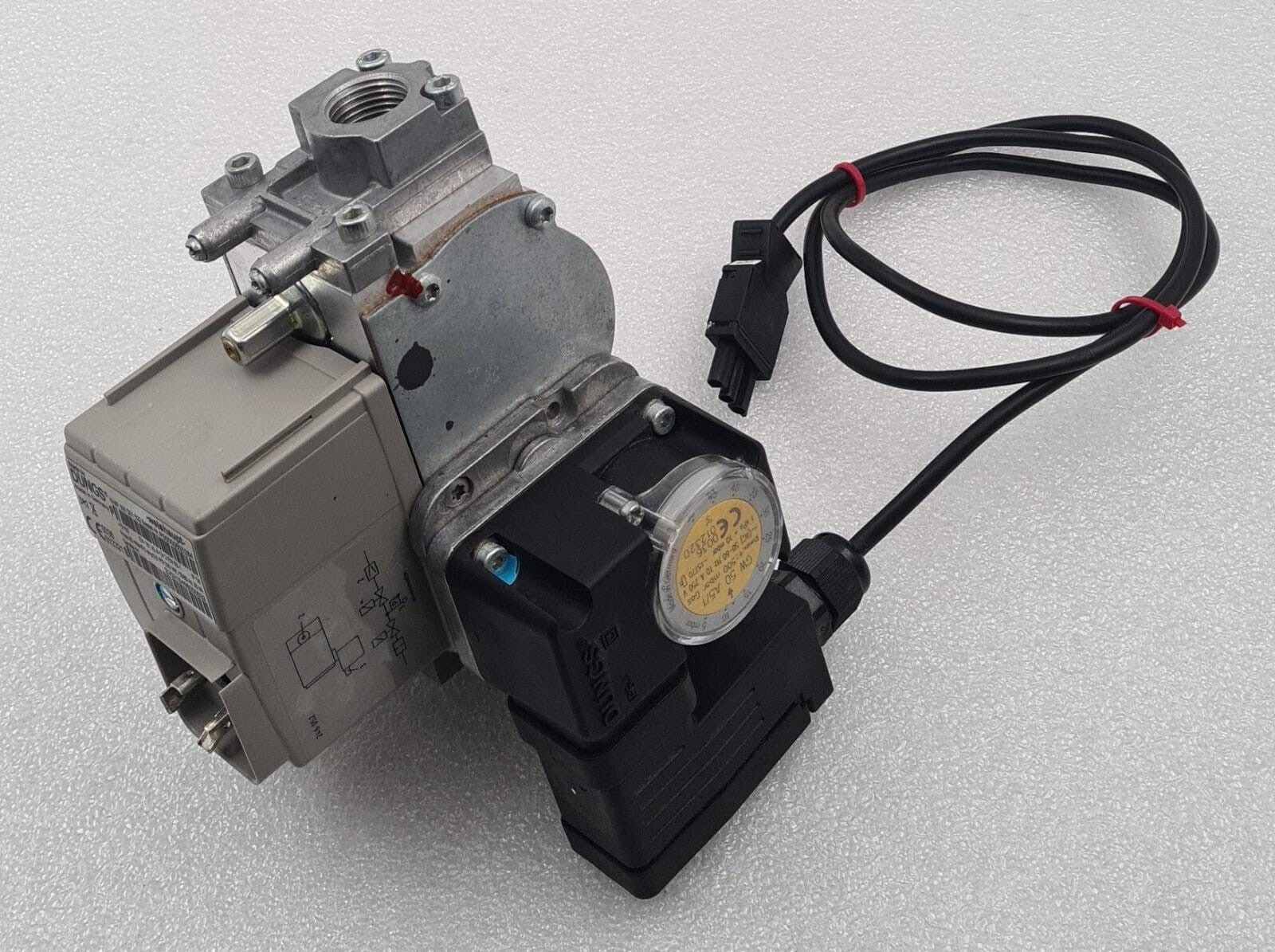 DUNGS Weishaupt Control Gas Valve W-MF 055 D01 S22 605284 W/ GW 50 A5/1 **AS-IS