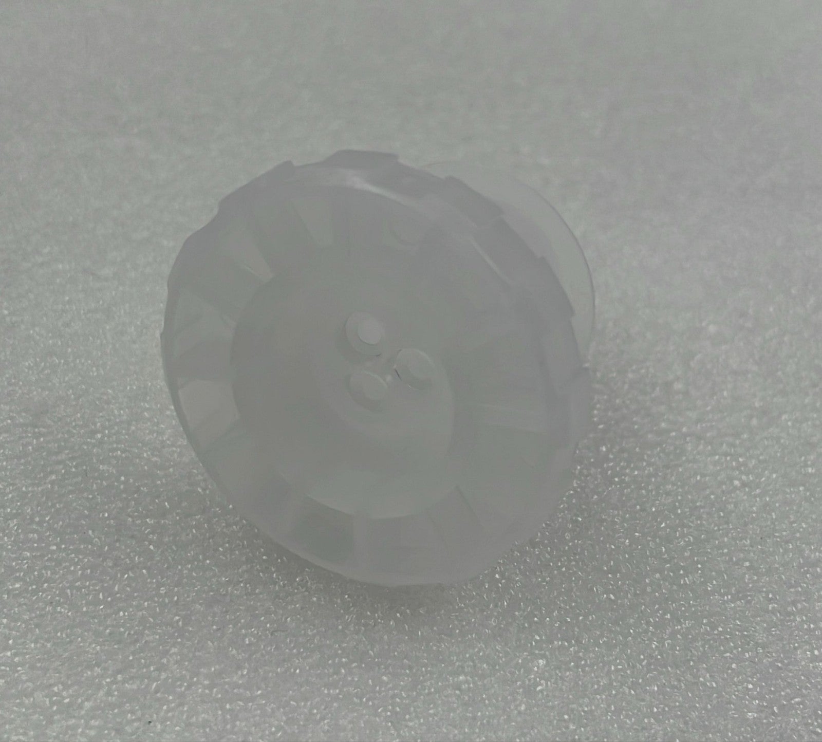 Waters 3-hole PE solvent reservoir cap top view