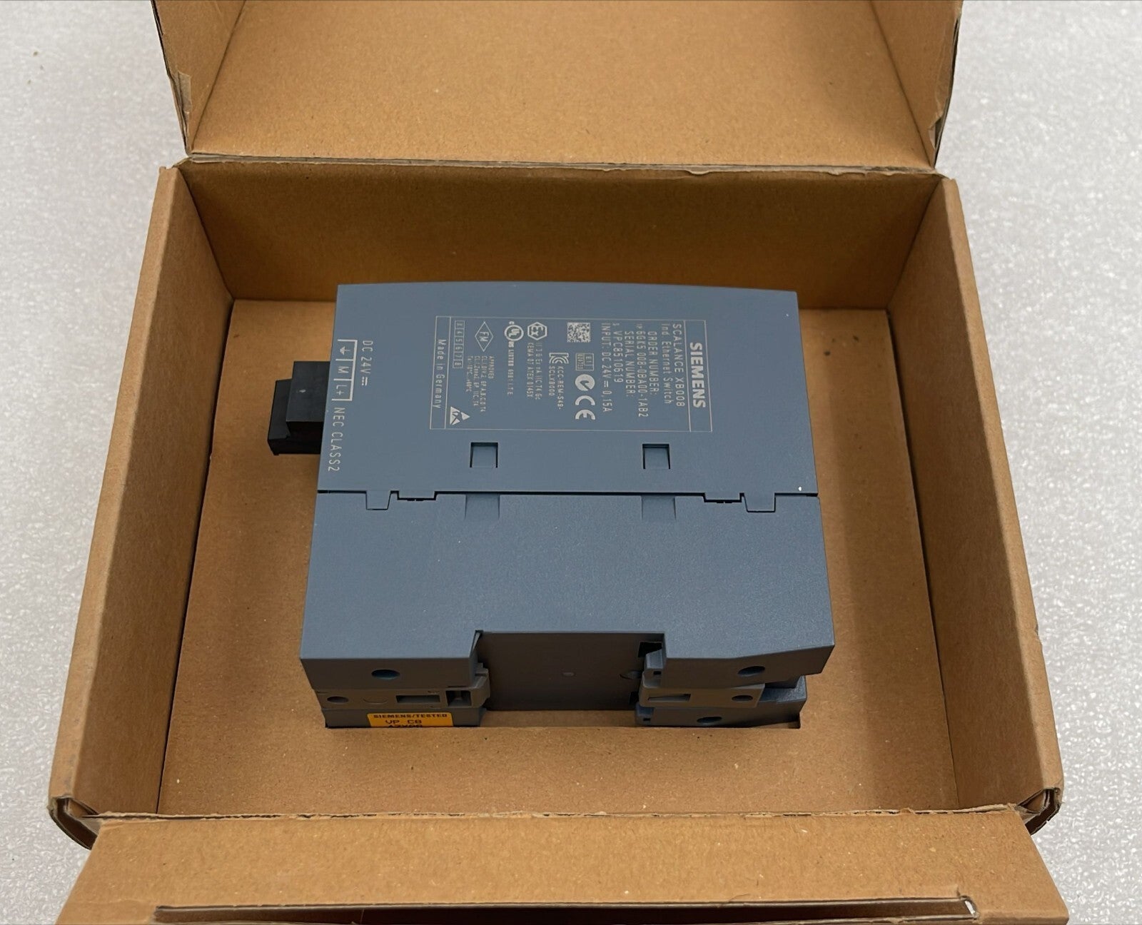Siemens SCALANCE XB008 industrial Ethernet switch 6GK5008-0BA00-1AB2 DC 24V