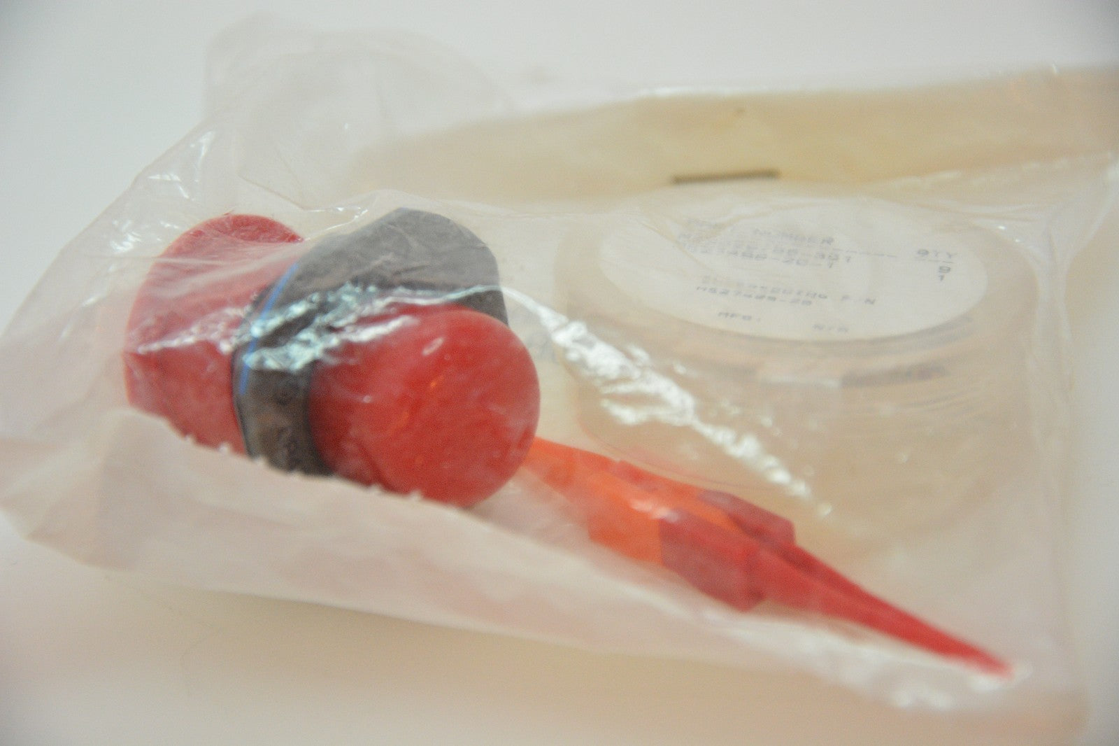 [LOT OF 3 PCS] NEW - Amphenol D38999/24WC8SN M39029 Mil Spec Connector