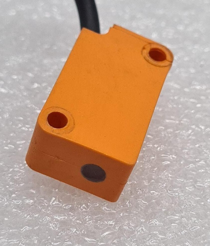 [LOT OF 5] ifm Electronic IS5090 IS-3003BANOG Proximity Switch Sensor