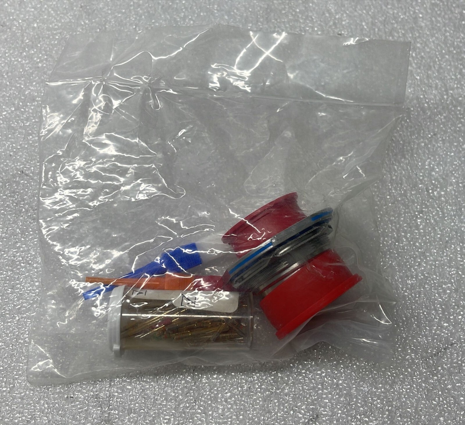 AMPHENOL D38999/24KG39SN MIL SPEC CONNECTOR