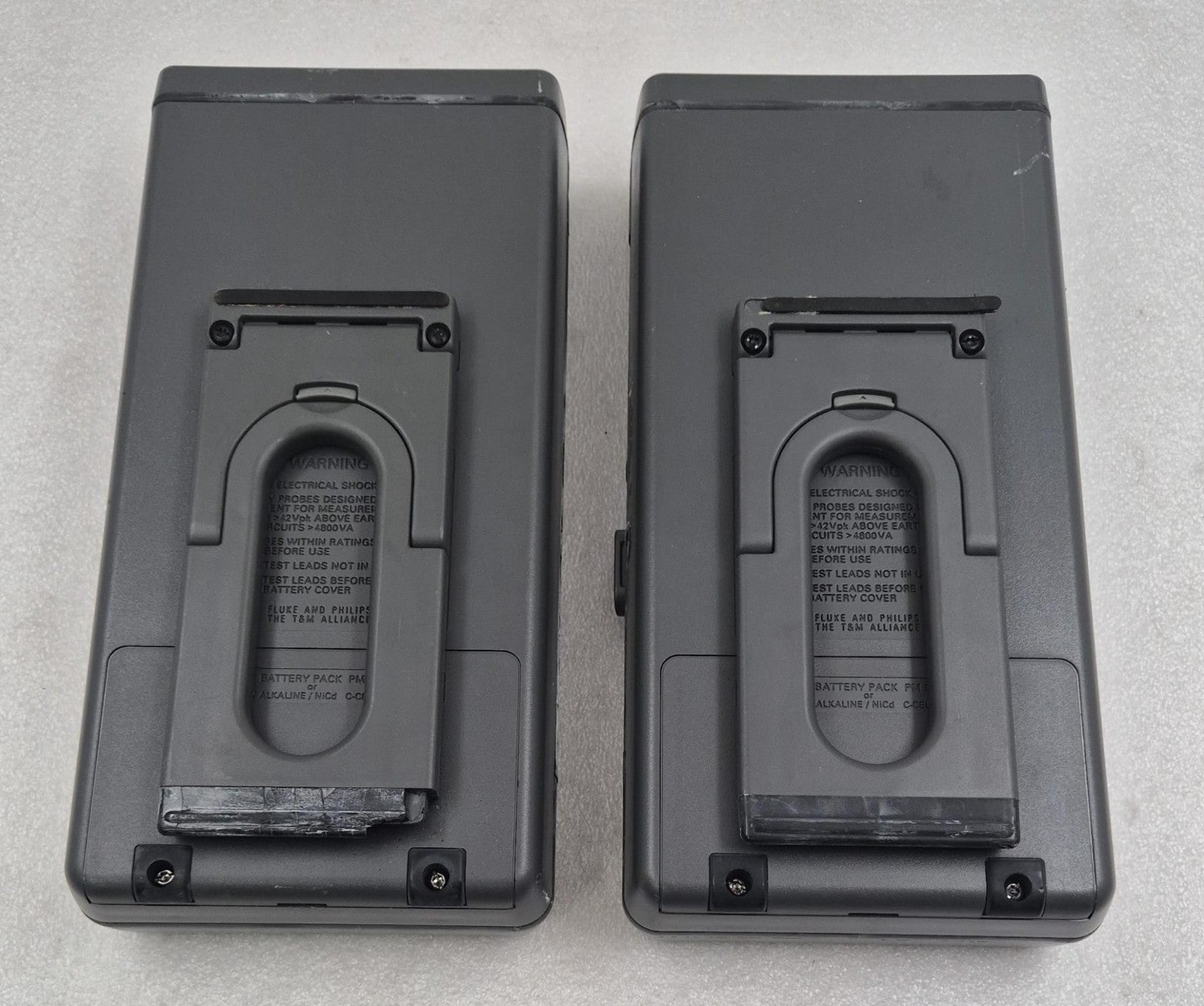 [LOT 2 PCS] PHILIPS FLUKE 97 50MHz SCOPEMETER 9444 000 97958 **FOR PARTS**