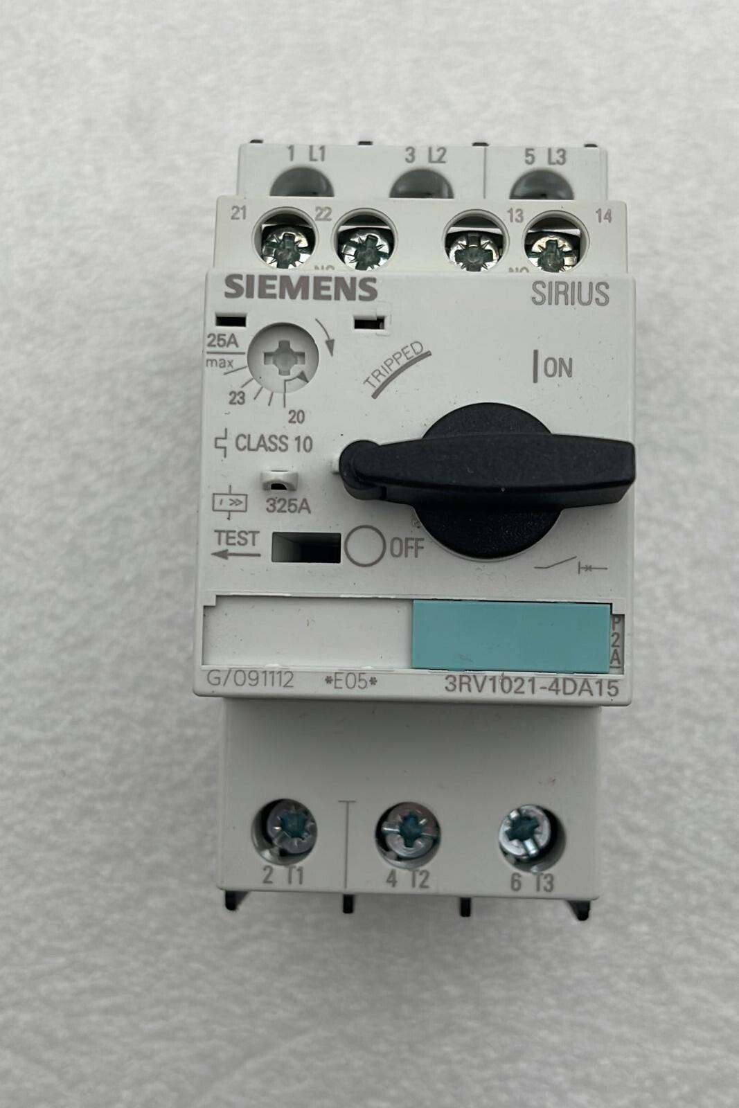 [LOT OF 3] NEW - Siemens 3RV1021-4DA15 Circuit breaker 20-24A 1NO + 1NC