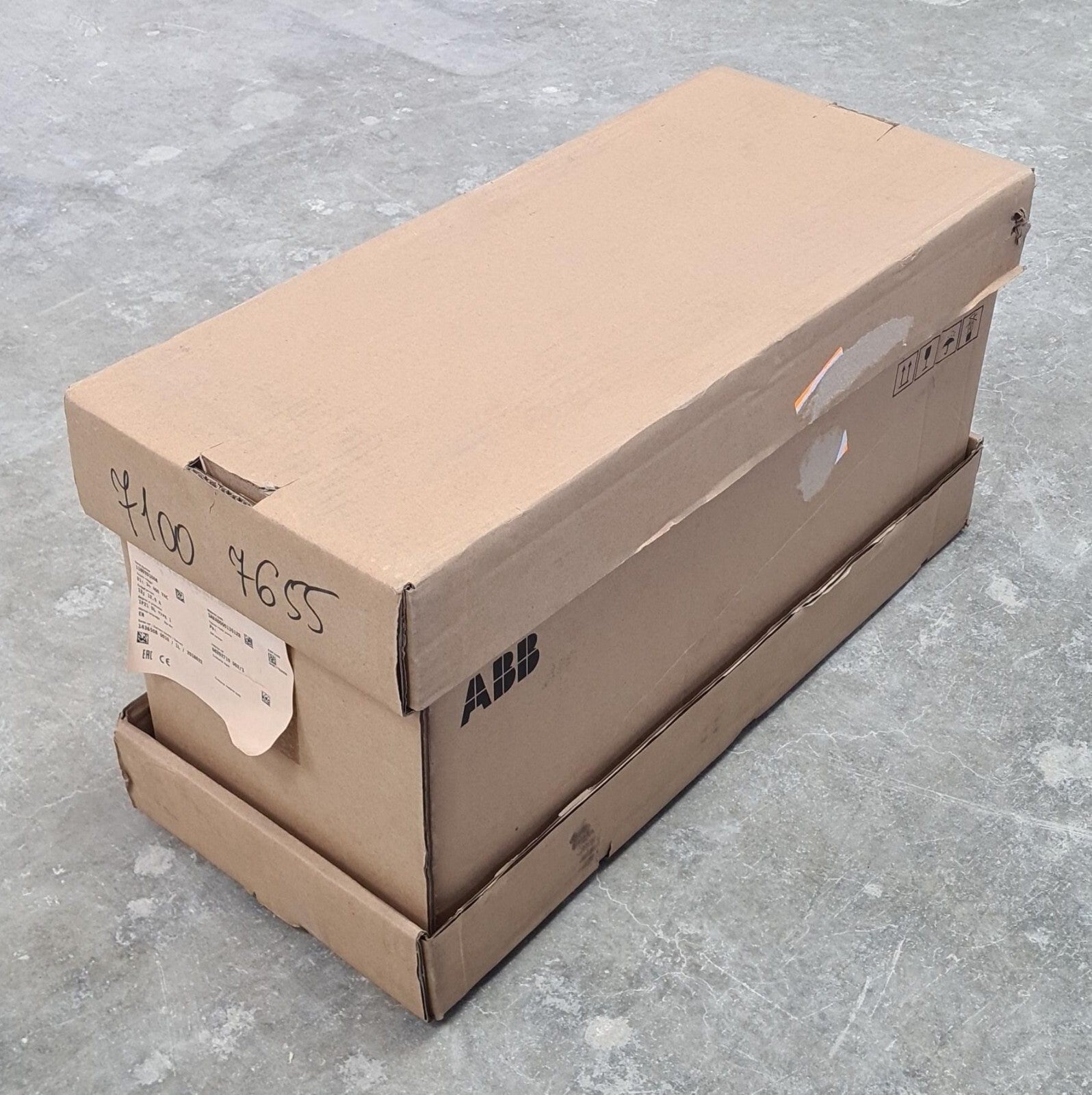 NEW - ABB ACS880-01-12A6-3+E200 3AUA0000135128 FREQUENCY CONVERTER