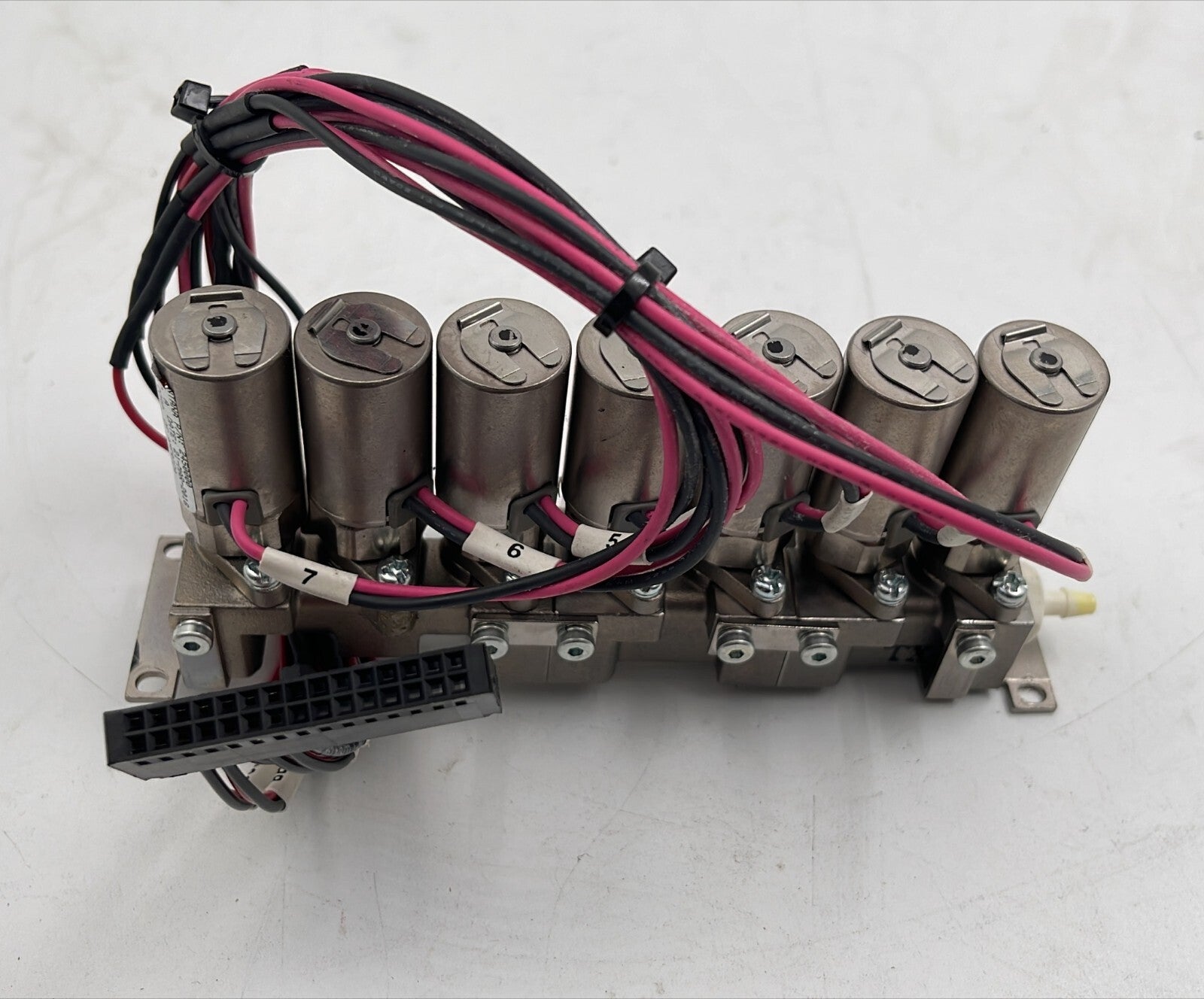SMC VDW13-5G-1-G solenoid valve lot of seven with wiring harness for pneumatic automation systems