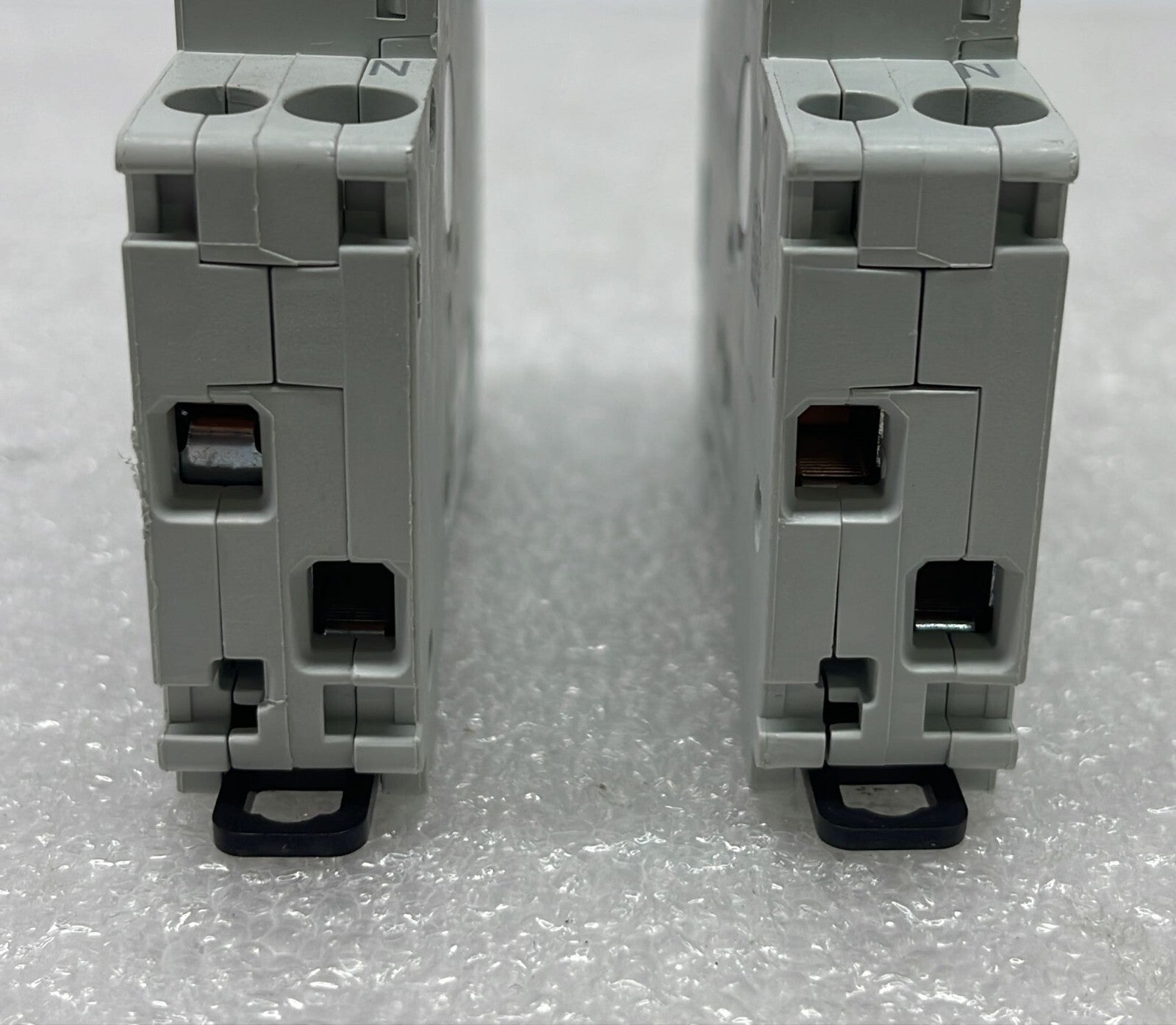 [LOT OF 2 ] ABB SN201M C4 CIRCUIT BREAKER 4A 1 POLE P/N 2CSS275101R0044