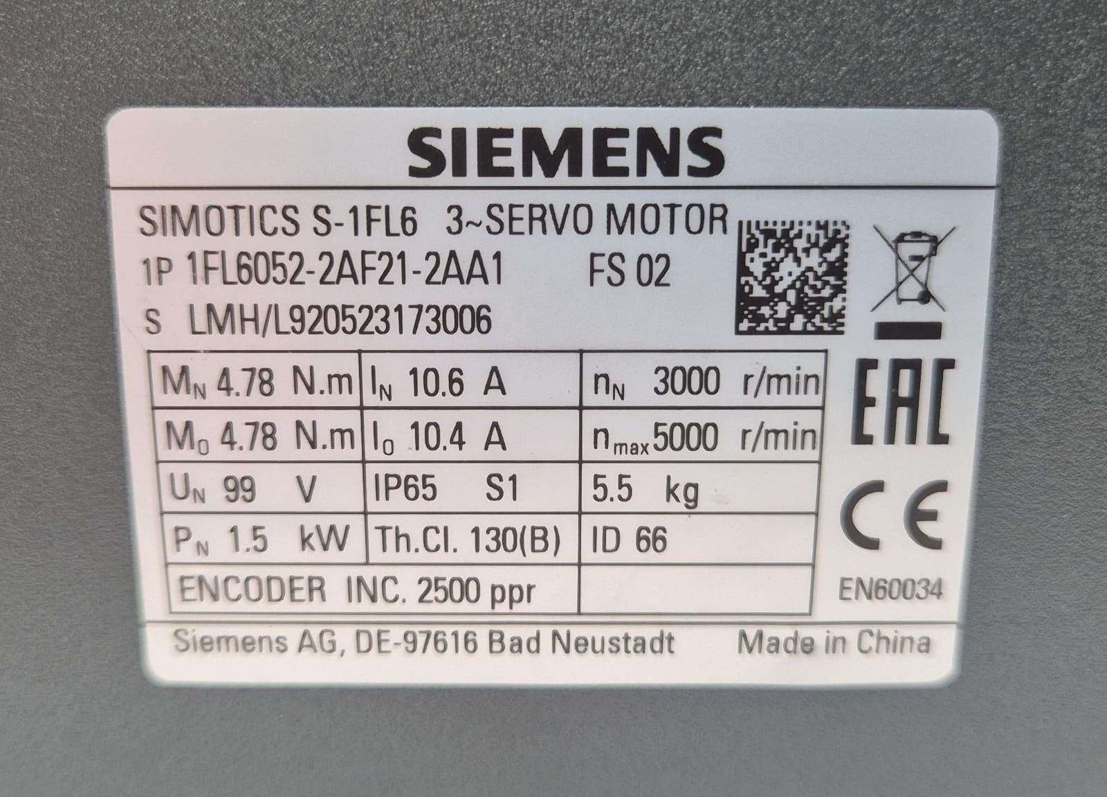Siemens SIMOTICS S-1FL6 motor nameplate label close-up