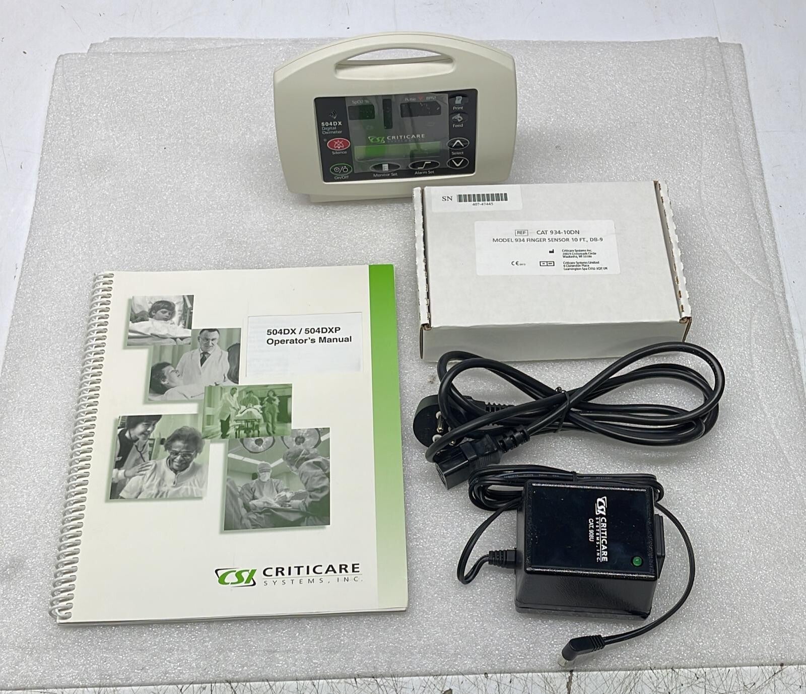 CSI Criticare Systems 504DX Digital Oximeter Monitor W/ 934-10DN Finger Sensor