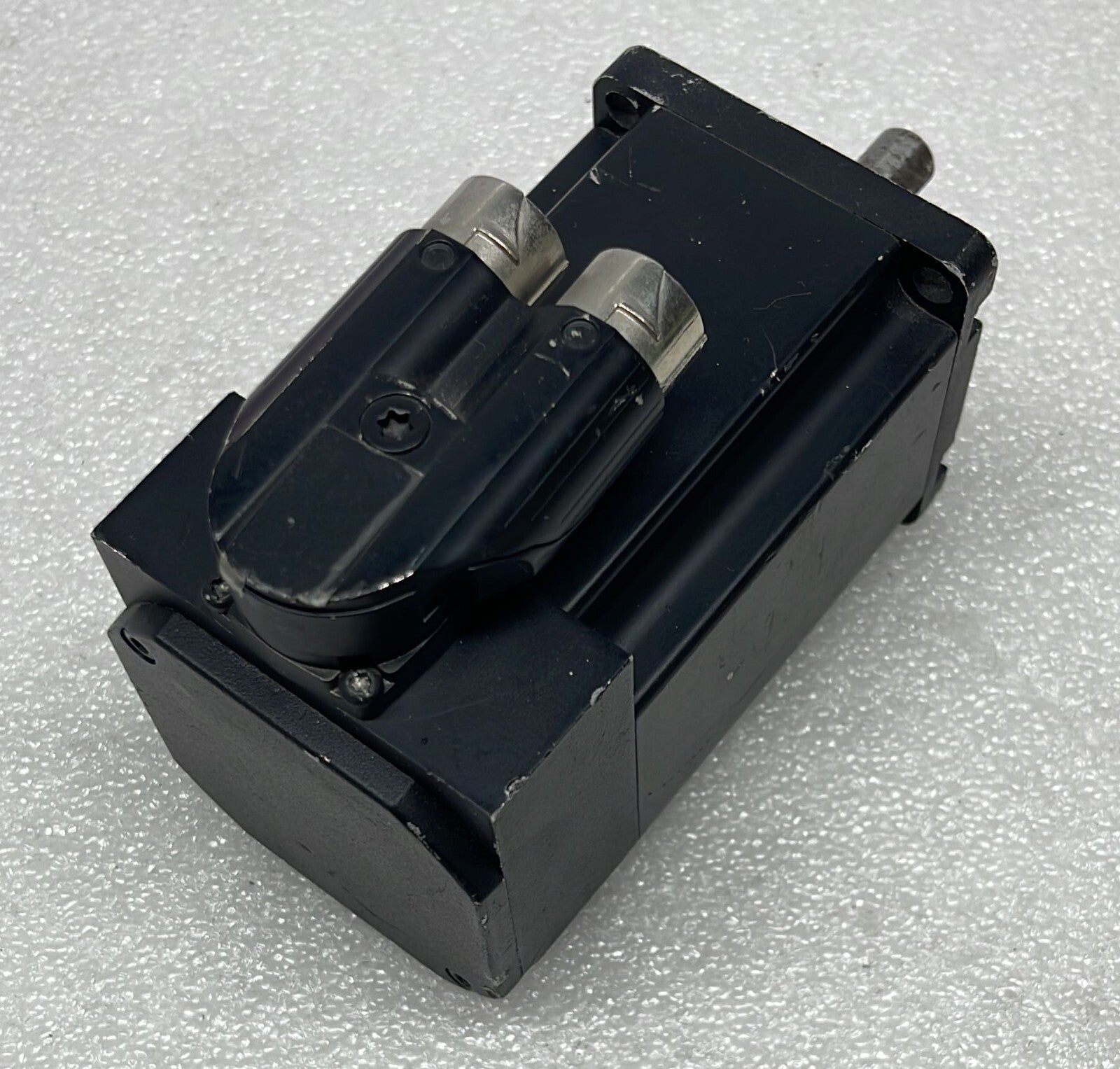 B&R Automation 8LVA23.B1030D027-0 Synchronous Servo Motor